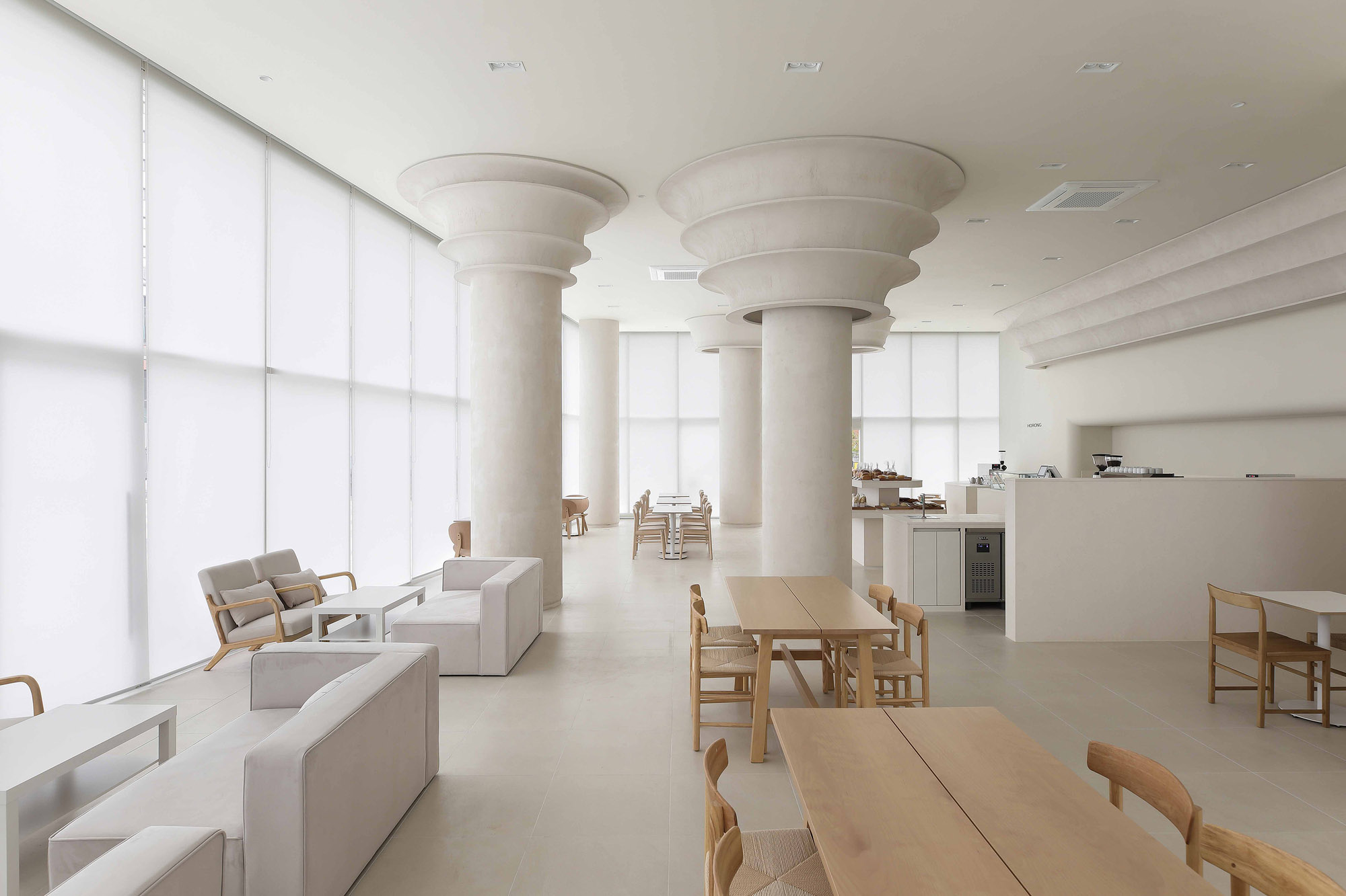 Design Studio Maoom,咖啡厅设计案例,咖啡厅设计方案,极简主义咖啡厅,咖啡厅装修,极简风格,韩国,326㎡,Horong Bakery