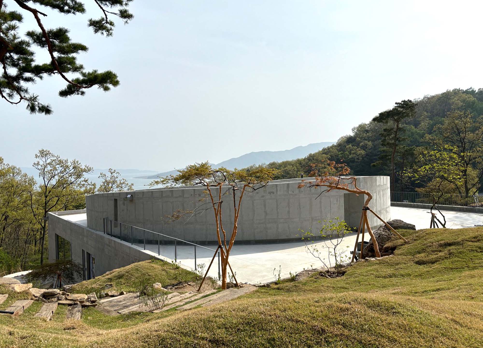 OUTPOST CAFE,咖啡厅设计案例,咖啡厅设计方案,极简主义咖啡厅,咖啡厅装修,极简风格,韩国,731㎡