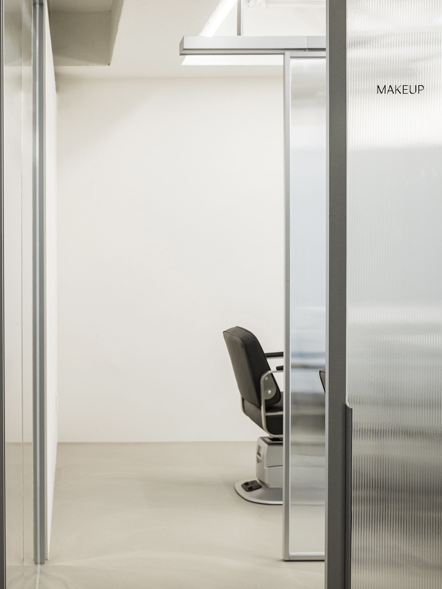 理发店设计,理发店设计案例,创意理发店,orosy studio,理发店设计方案,美发沙龙空间,Anon Seoul,首尔,韩国,极简风格,极简主义