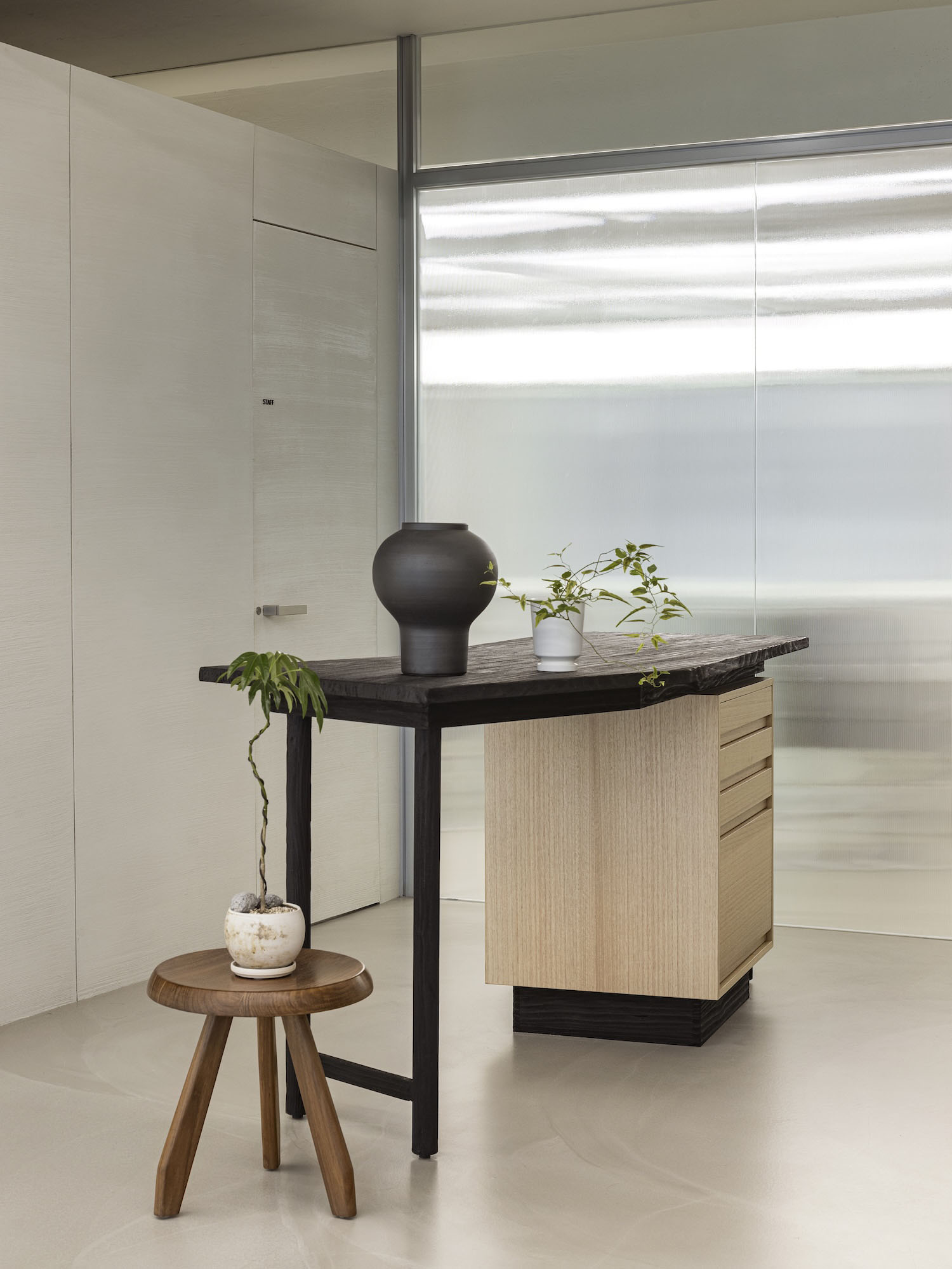 理发店设计,理发店设计案例,创意理发店,orosy studio,理发店设计方案,美发沙龙空间,Anon Seoul,首尔,韩国,极简风格,极简主义