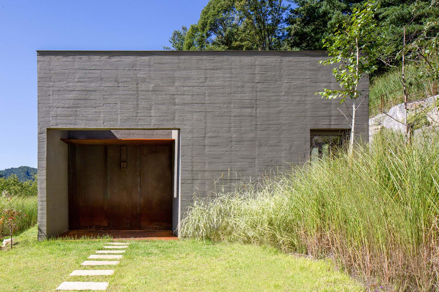 100A associates,别墅设计案例,别墅设计方案,度假别墅,韩国,山景别墅,京畿道,极简主义,半山别墅