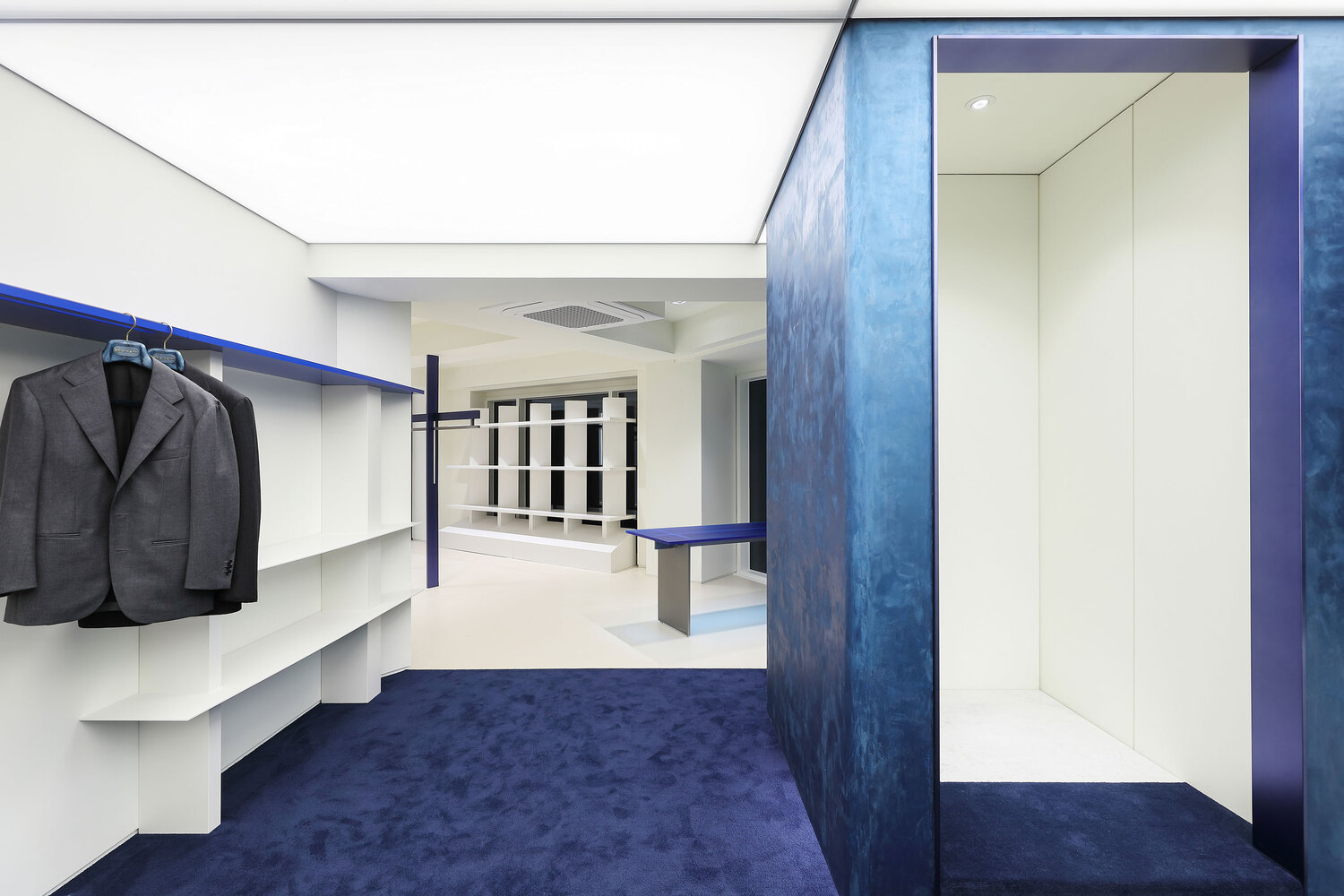 服装店设计,零售店设计,Design Studio Maoom,服装店设计案例,服装店设计方案,创意零售店设计,韩国,首尔,PAVONE,裁缝店