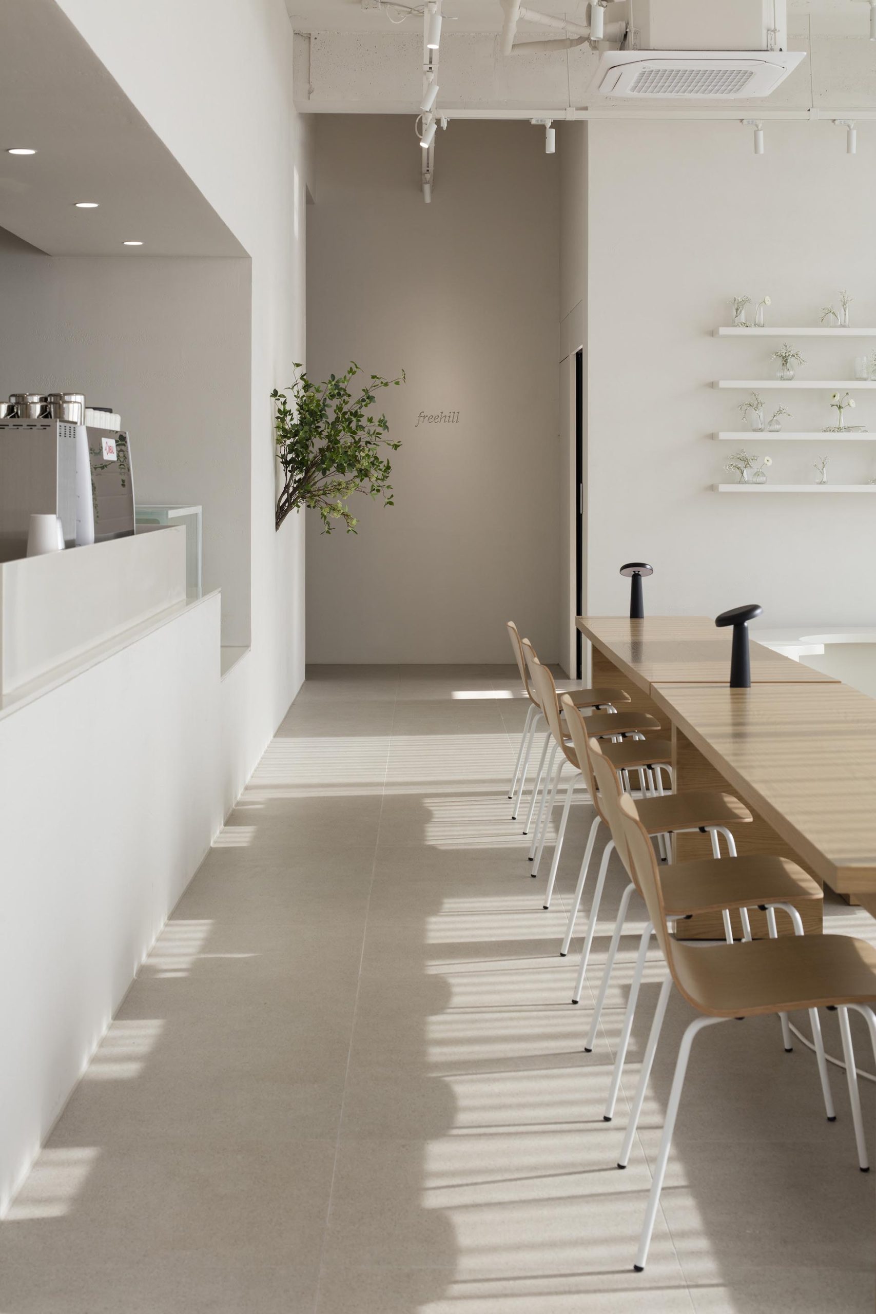 Onriha Studio,咖啡厅设计,韩国,京畿道,Freehill Coffee,咖啡厅设计案例,极简主义,极简风格咖啡厅