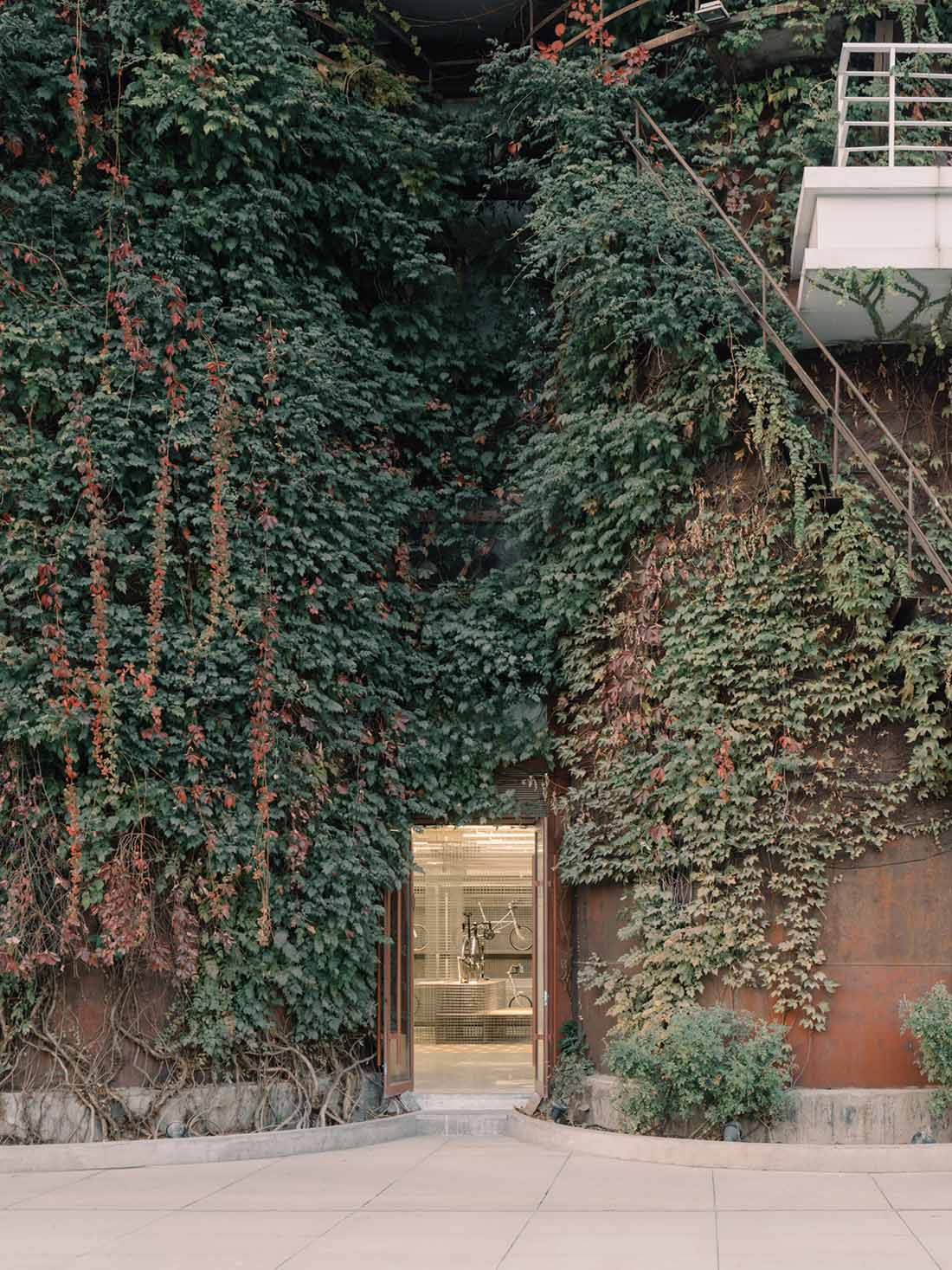 厂房改造,骑行空间,俱乐部设计,骑行俱乐部,自行车骑行俱乐部设计,商店设计,工业风骑行俱乐部,骑行店设计,AITASHOP北京751园区骑行空间,北京,Yatofu Creatives也兜设计