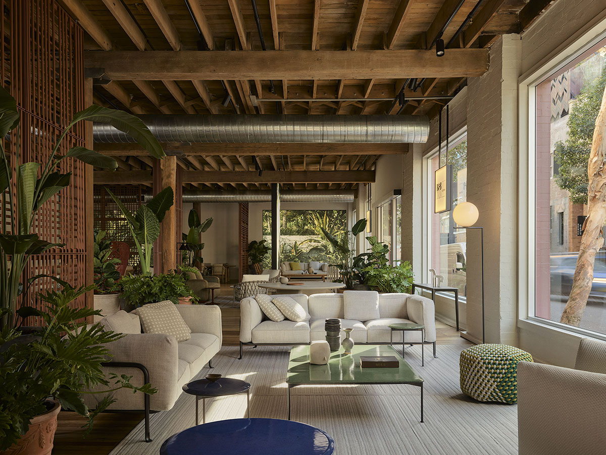 家具展厅设计,零售店设计,Space Furniture,展厅设计案例,家具展厅设计方案,悉尼,B&B Italia,户外家具展厅