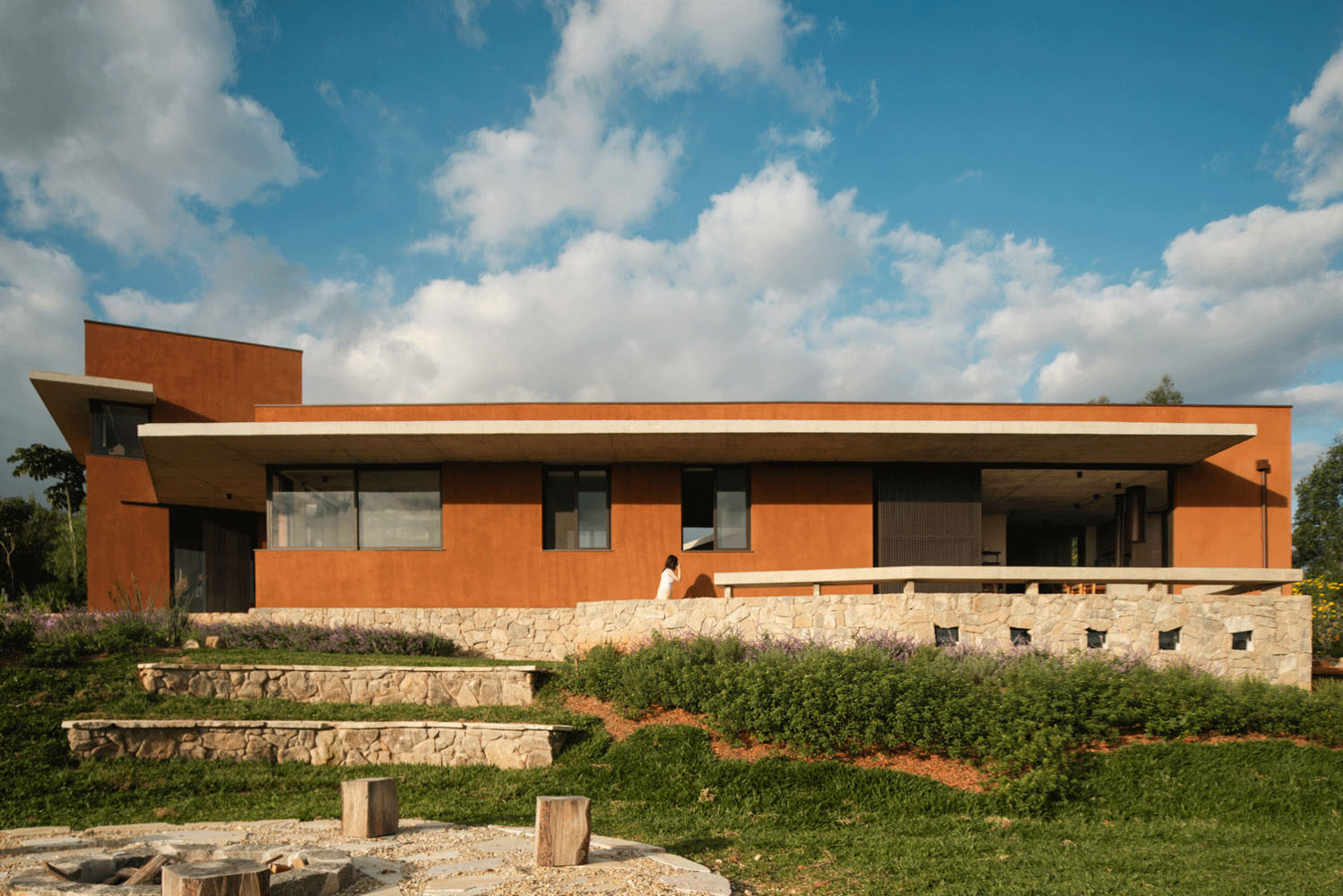 别墅设计,TAU Arquitetos,巴西,别墅设计案例,别墅设计方案,山景别墅,Studio Zanskar,度假别墅