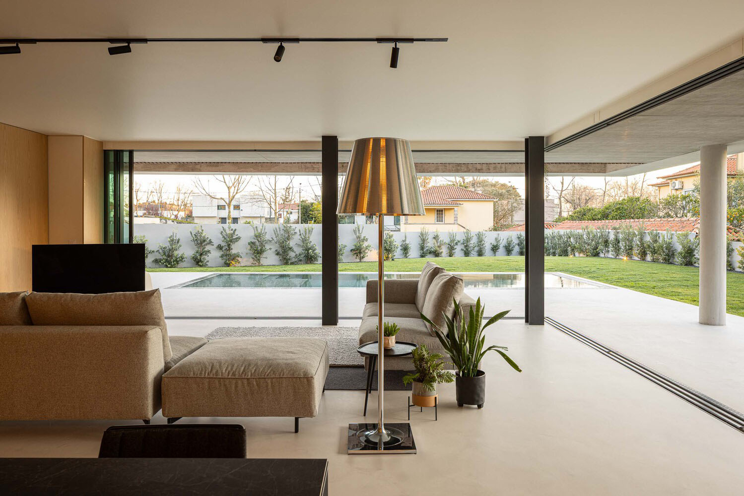 别墅设计,别墅设计案例,别墅设计方案,Silverline,庭院别墅,葡萄牙