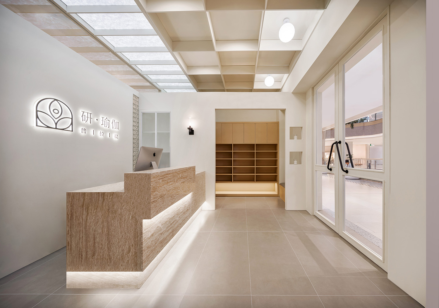 瑜伽工作室设计,普拉提工作室设计,瑜伽店设计,瑜伽空间,瑜伽店设计案例,瑜伽店设计方案,重庆研瑜伽-在柔光中悄然生长,重庆,悟几设计