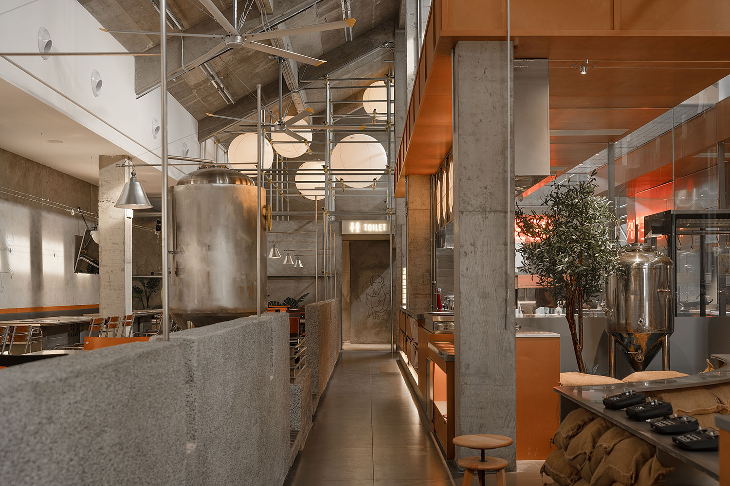 餐厅设计,休闲餐厅设计,开放式餐厅,工业风餐厅,餐厅设计案例,餐厅设计方案,烤肉餐厅设计,牛肉火锅餐厅,餐厅装修,苏州牛栏• NEW LAND,苏州,所乂设计