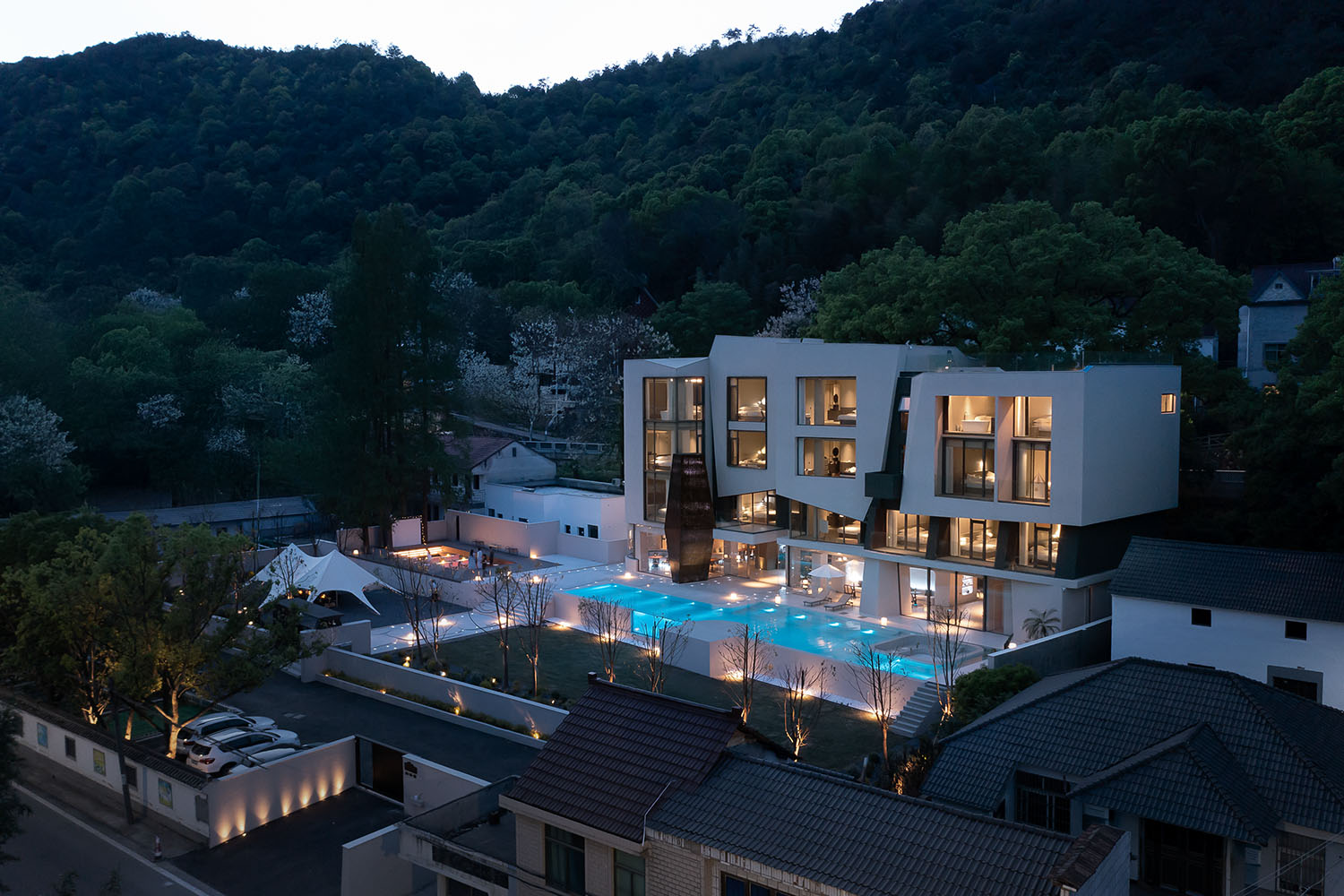 民宿设计,度假酒店设计,民宿设计案例,民宿设计方案,度假民宿,奶油风民宿,侘寂民宿,浙江桐庐民宿山川瘾,浙江桐庐,时上建筑空间设计,沈墨