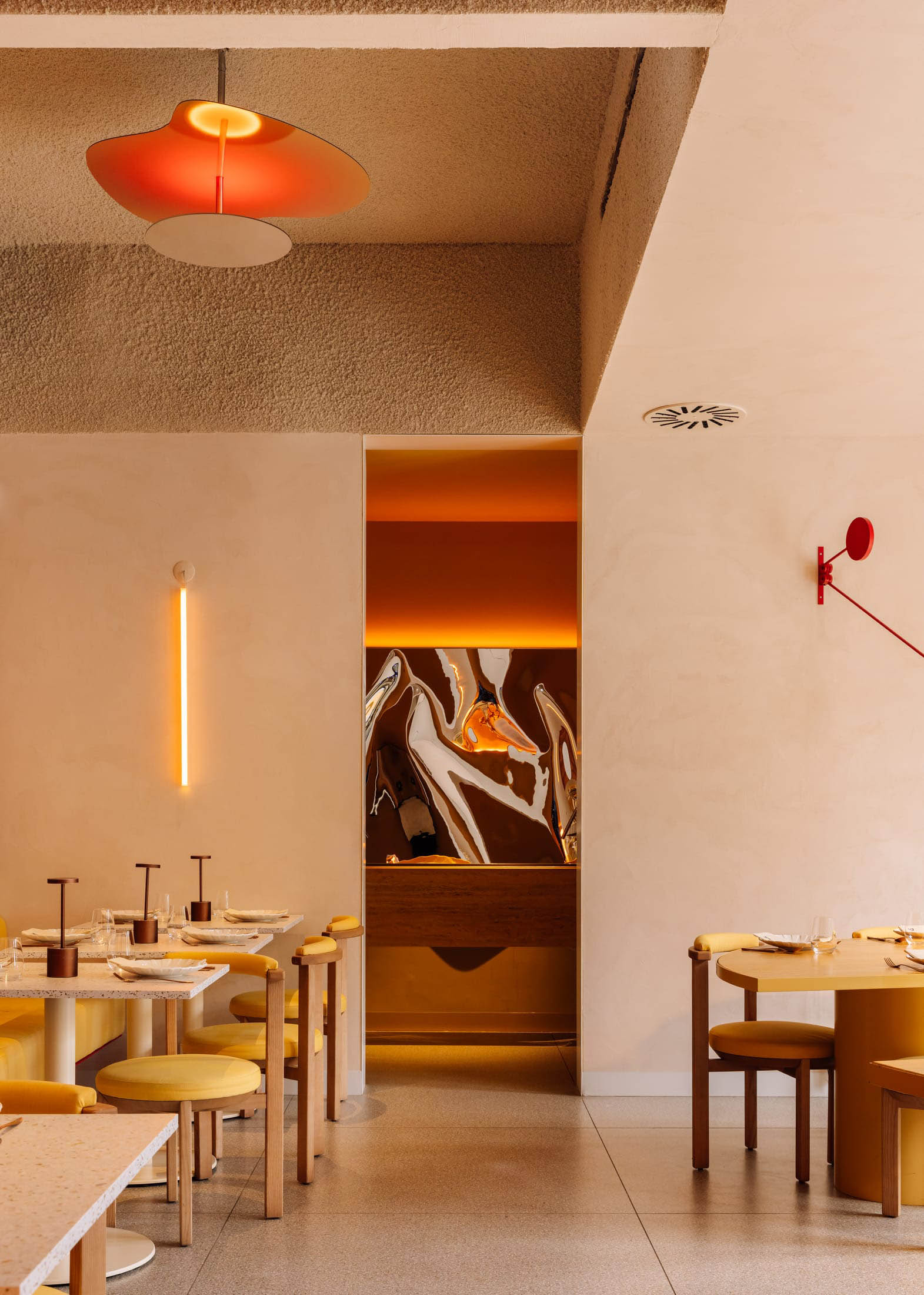 餐厅设计,餐厅设计案例,意大利菜餐厅设计,餐厅设计方案,休闲餐厅,创意餐厅设计,Spacegram,葡萄牙,里斯本,SCUSA