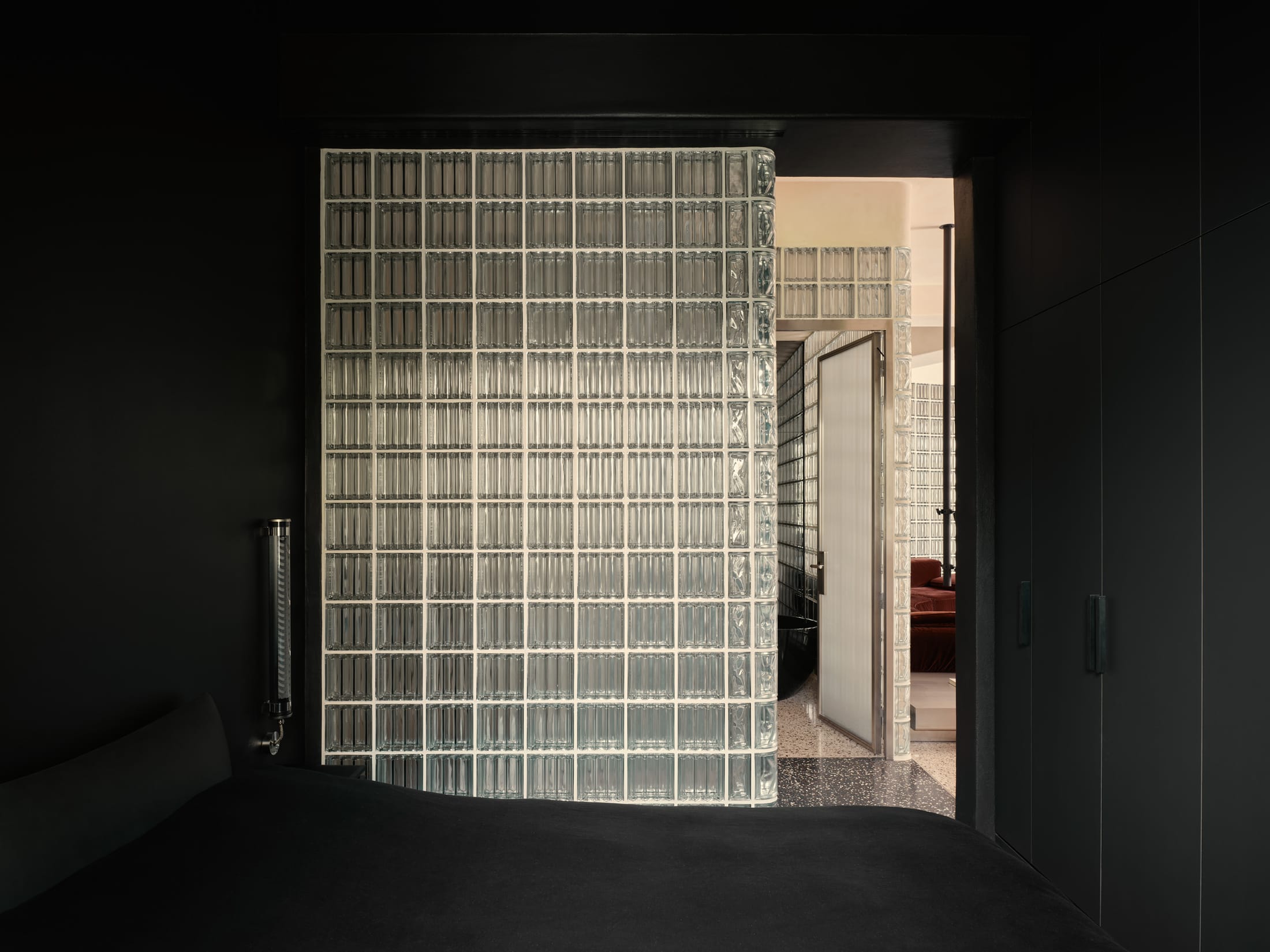 公寓设计,公寓设计案例,Studio Karhard,玻璃砖,极简主义,极简风格,柏林