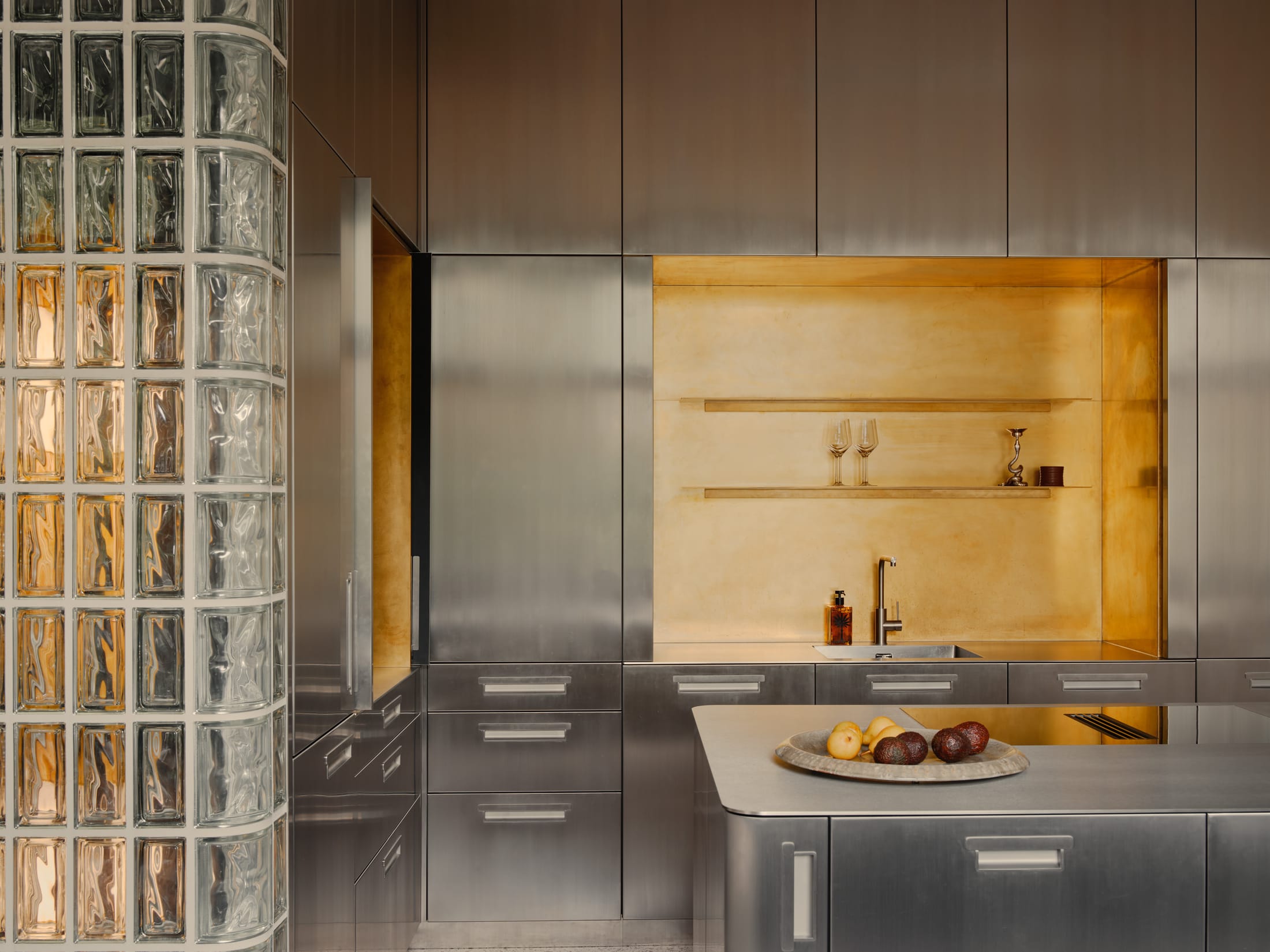 公寓设计,公寓设计案例,Studio Karhard,玻璃砖,极简主义,极简风格,柏林