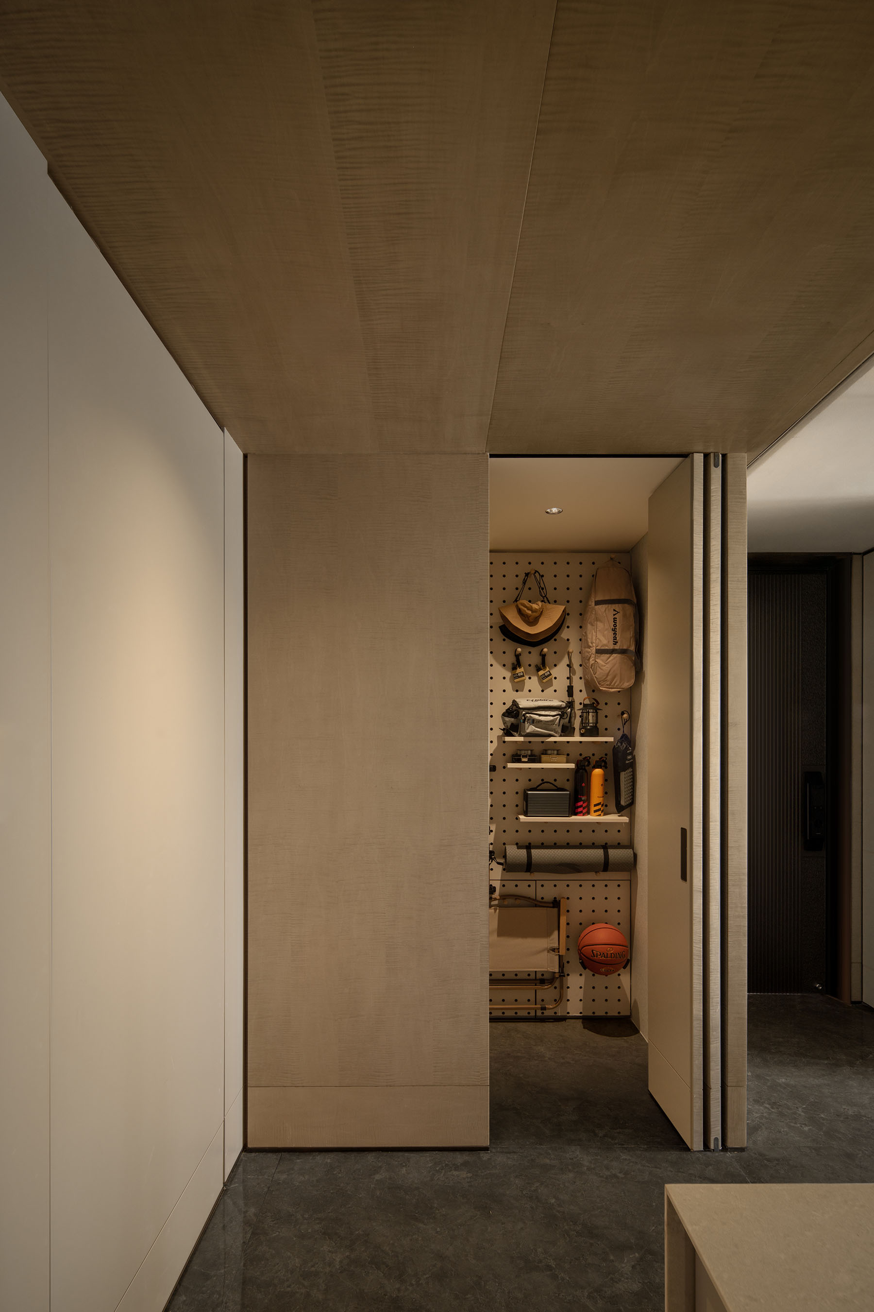 样板间设计,大平层样板间,样板间设计案例,样板间设计方案,现代风格样板间设计,轻奢样板间,北京隅·西颂-从京造精神到生活剧场,北京,栋三尺设计