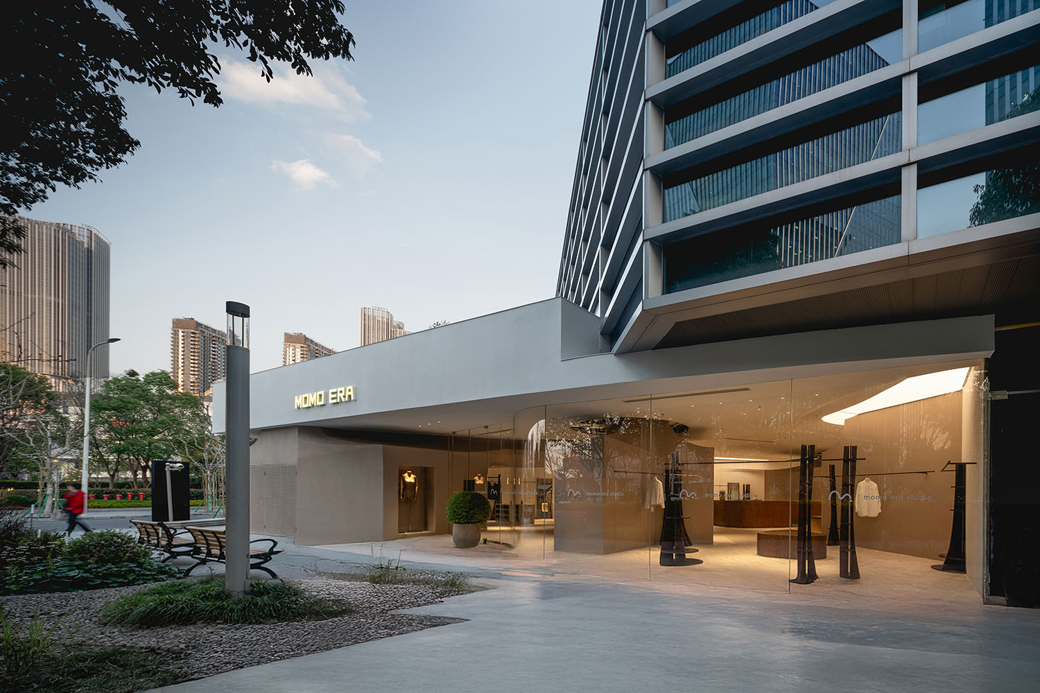 零售店设计,服装店设计,女装店设计,服装零售店,街边服装店设计,服装店设计案例,服装店设计方案,上海MOMO ERA STUDIO前滩店,上海,多么工作室Atelierd’More