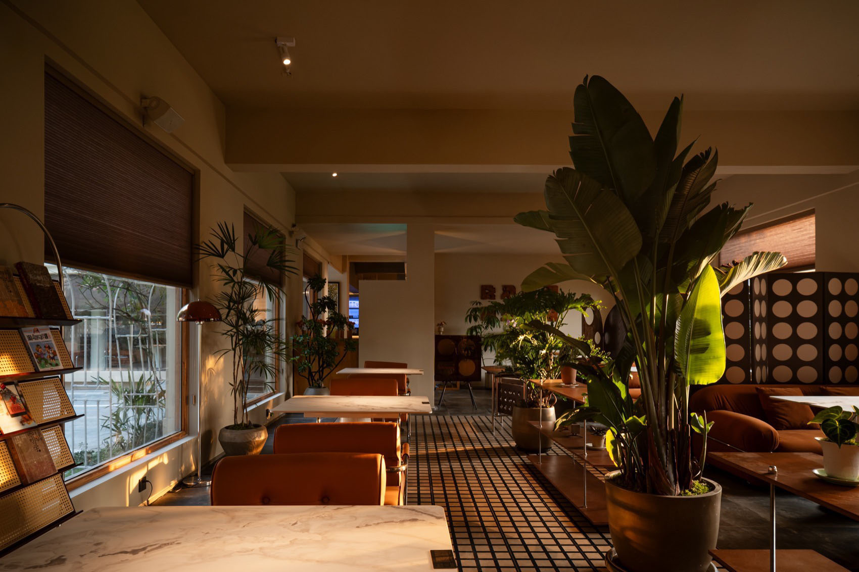 餐厅设计,餐酒吧设计,休闲餐厅设计,开放式休闲餐厅,日咖夜酒,日咖夜酒空间,餐厅设计案例,餐厅设计方案,嘉兴梦桃复兴北路店,嘉兴,叁与山设计事务所