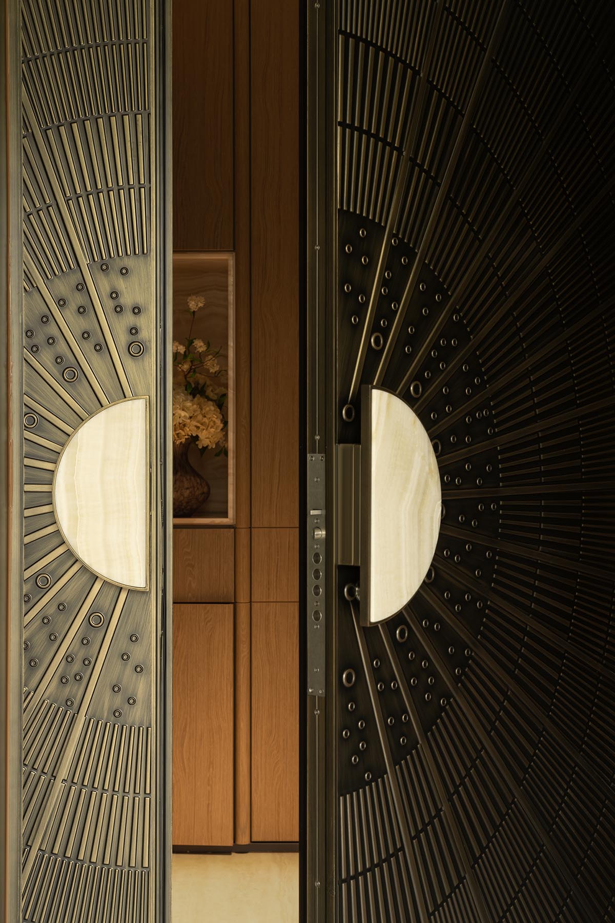 样板间设计,家装样板间,样板间设计案例,样板间设计方案,现代风格样板间设计,轻奢样板间,120㎡,143㎡,上海越秀和樾府：苏河之源的艺境栖居,上海,CCD郑中设计