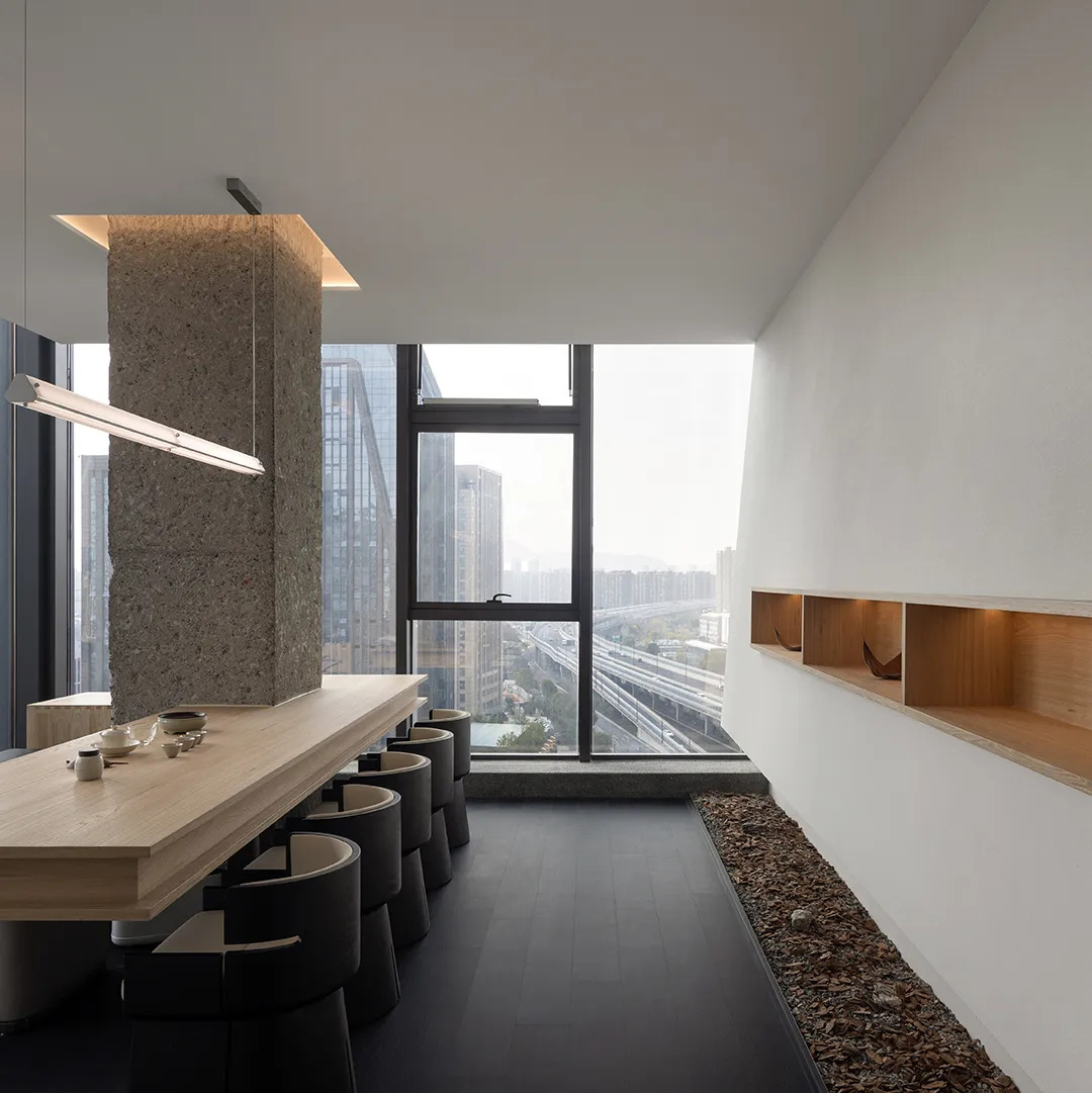 办公室设计,服装公司办公室,服装公司展厅设计,办公室展厅多功能空间,办公室设计案例,办公室设计方案,开放式办公室,清水混凝土,工业风办公室,杭州UTH STUDIO,杭州,MOON LAB