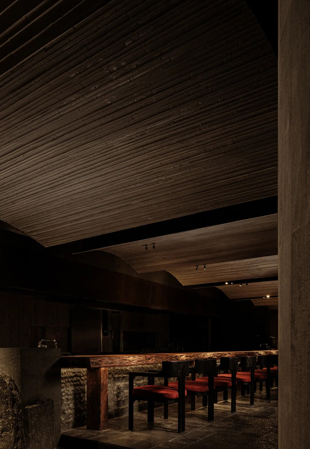 水烟休闲空间,餐厅设计,共享用餐空间设计,餐厅设计,侘寂风餐厅,餐厅设计方案,餐厅设计案例,侘寂风,上海INS新乐园UPPERWOOD BAR,上海,万谦集环境艺术设计