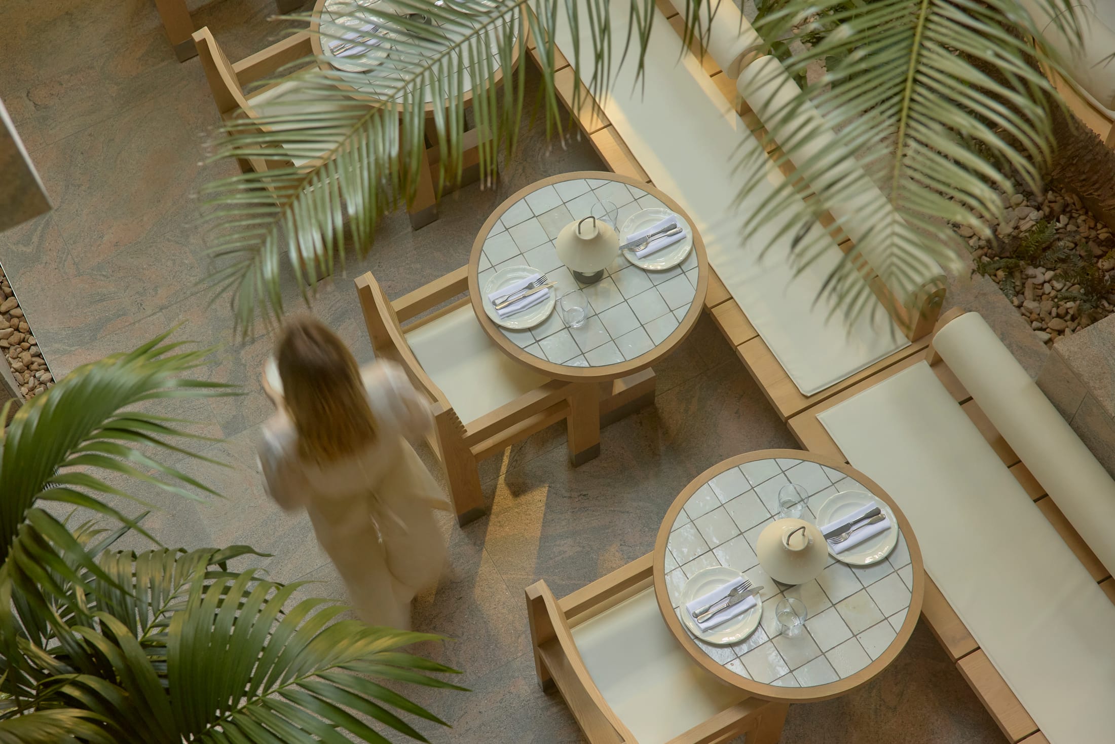 餐厅设计,餐酒吧设计,休闲餐厅设计,J.AR Office,酒吧餐厅,餐厅设计案例,餐厅设计方案,澳大利亚,Golden Avenue,休闲酒吧餐厅