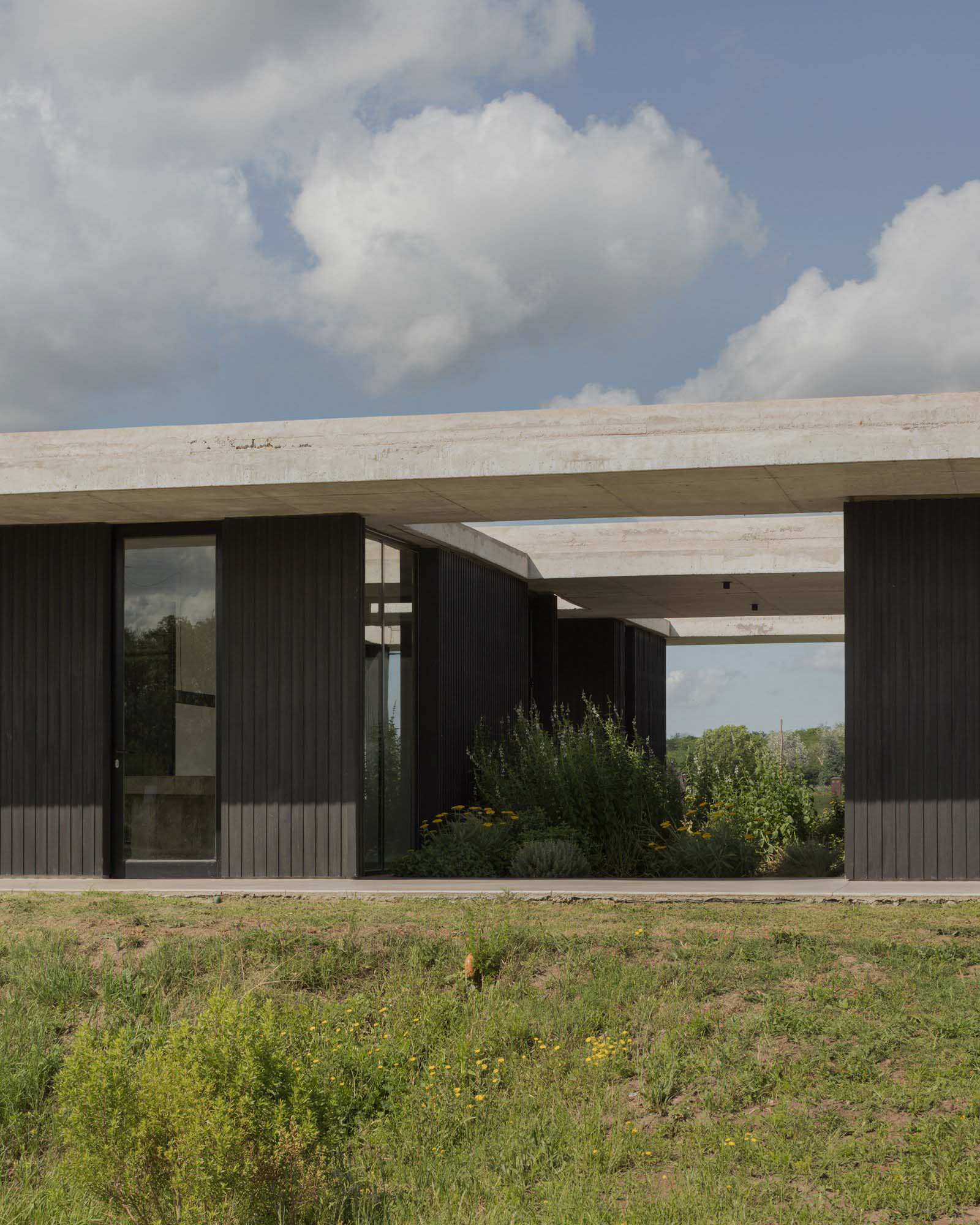 VDV ARQ,别墅设计,别墅设计案例,别墅装修,极简风格别墅设计,阿根廷,极简主义,清水混凝土