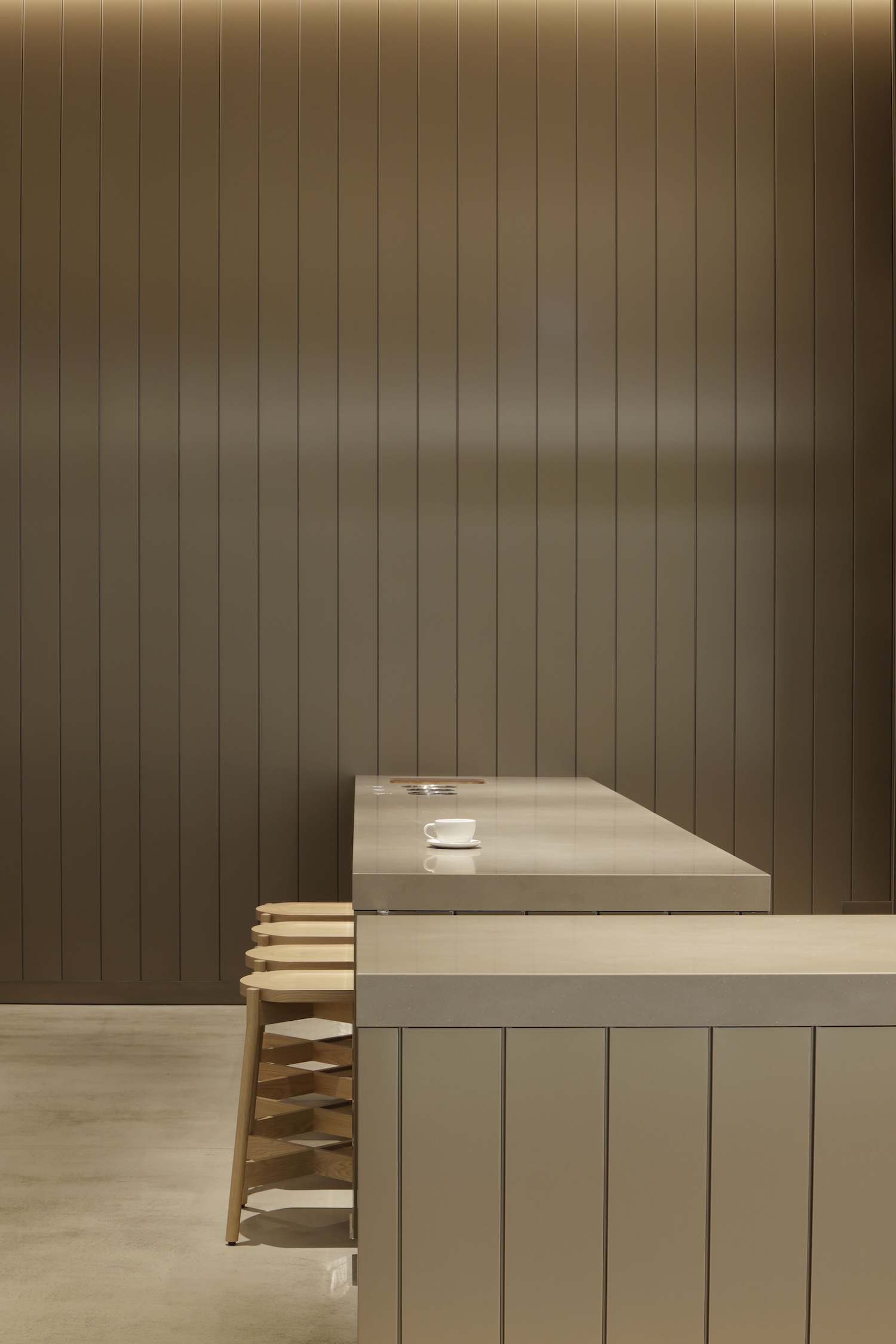 CASE-REAL,咖啡厅设计案例,咖啡店设计,日本,小蓝瓶咖啡,BLUE BOTTLE COFFEE,咖啡厅设计,小蓝瓶咖啡店设计案例,网红咖啡厅,创意咖啡店,名古屋