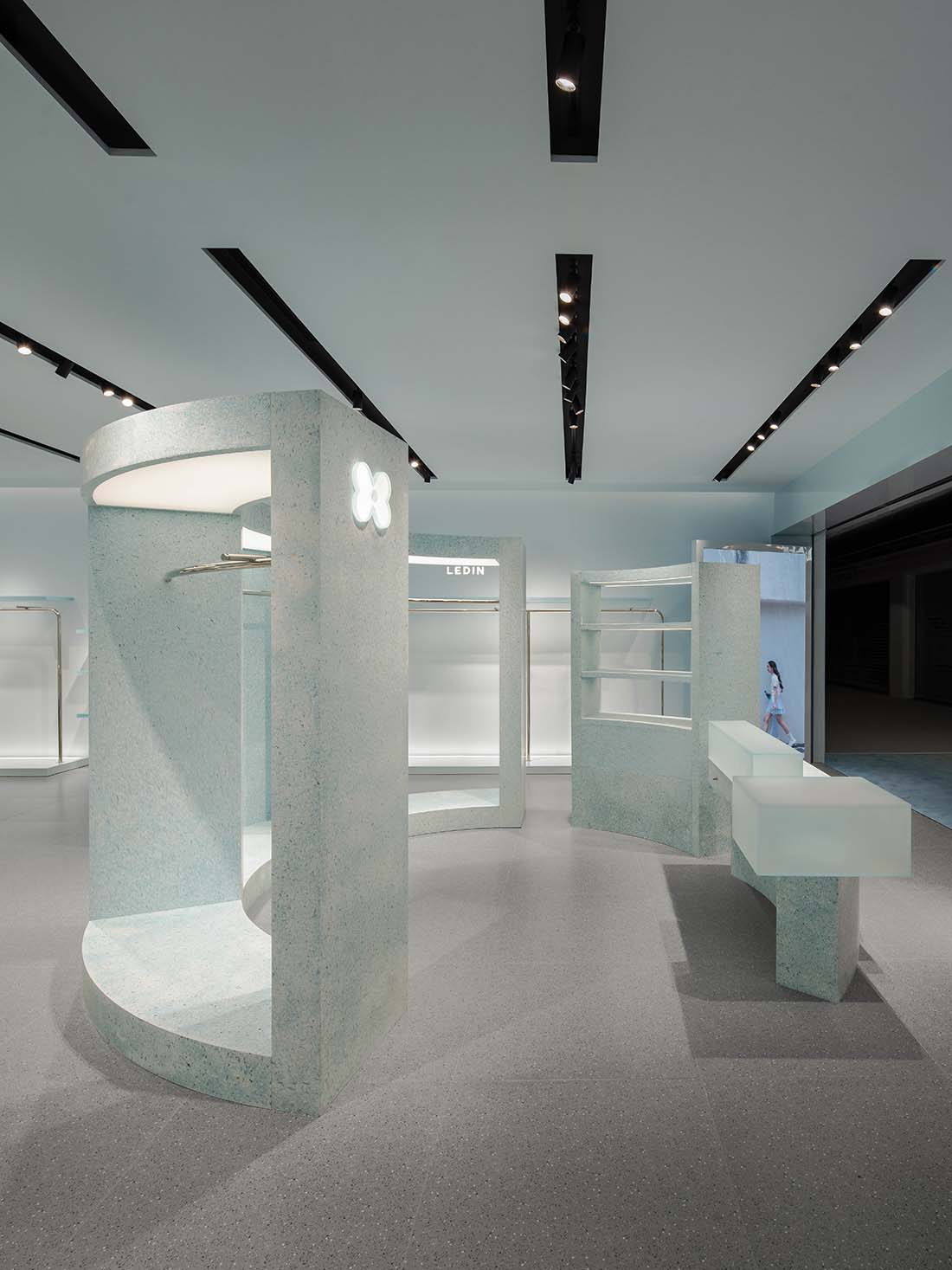 服装店设计,女装店设计,服装店设计案例,零售店设计,乐町LEDiN女装,服装店设计方案,女装零售店,宁波LEDIN2025空间形象,MAS芒果建筑设计