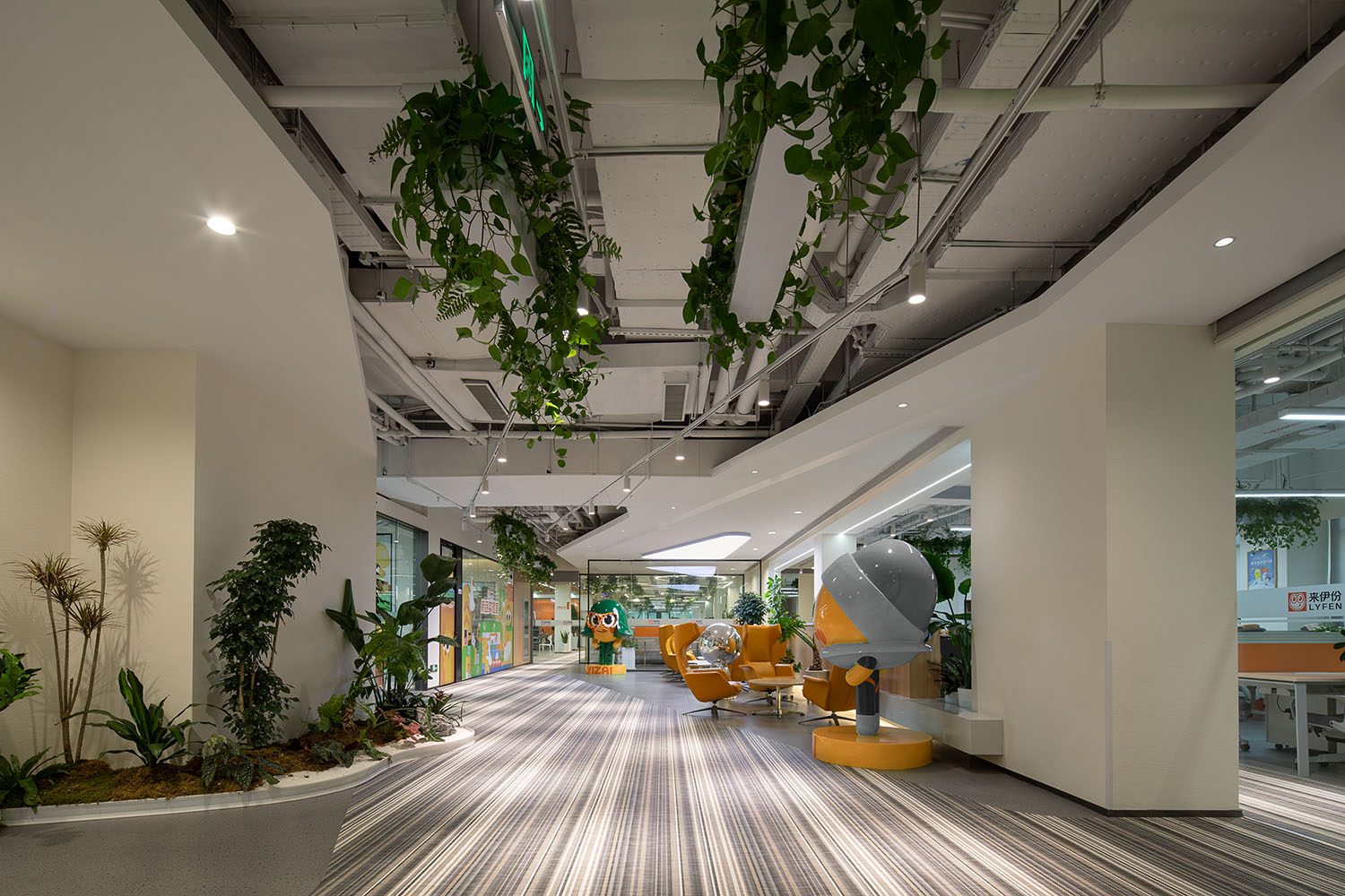 办公室设计,企业总部设计,企业总部办公室,创意办公室设计,森系办公室,办公室设计案例,办公室设计方案,开放式办公室,上海来伊份管理总部：以人为本的森系乐园,上海,筑掣科技