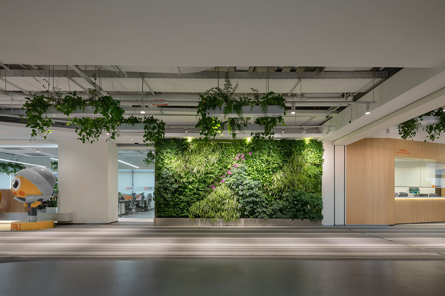 办公室设计,企业总部设计,企业总部办公室,创意办公室设计,森系办公室,办公室设计案例,办公室设计方案,开放式办公室,上海来伊份管理总部：以人为本的森系乐园,上海,筑掣科技