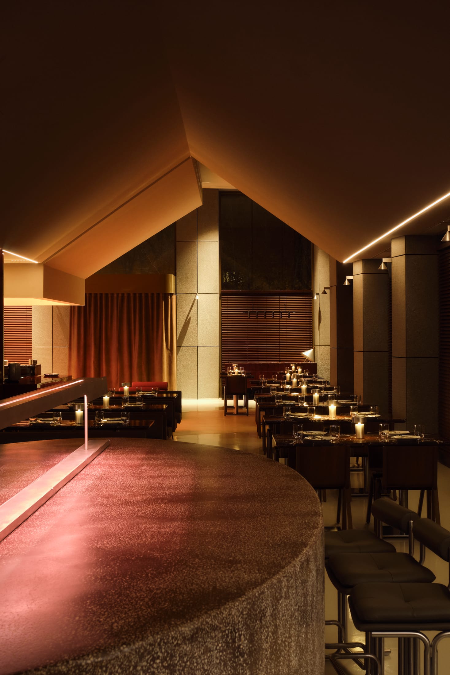 餐厅设计,餐酒吧设计,休闲餐厅设计,AÉ02,酒吧餐厅,餐厅设计案例,餐厅设计方案,罗马尼亚,布加勒斯特,休闲酒吧餐厅