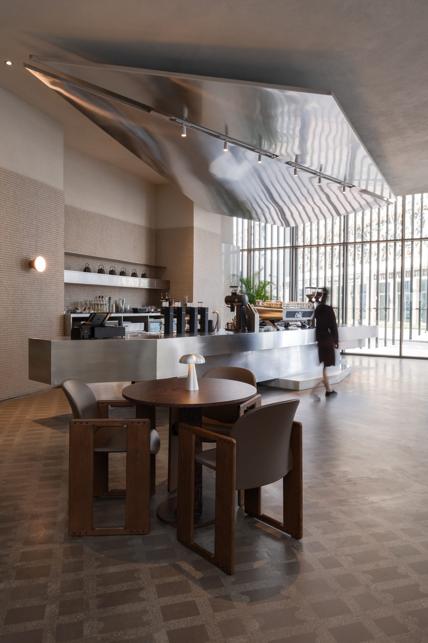 Studio Dua Abukhalaf,咖啡厅设计案例,咖啡店设计,迪拜,Como Lounge Café,咖啡厅设计,极简风格咖啡店设计案例,创意咖啡店