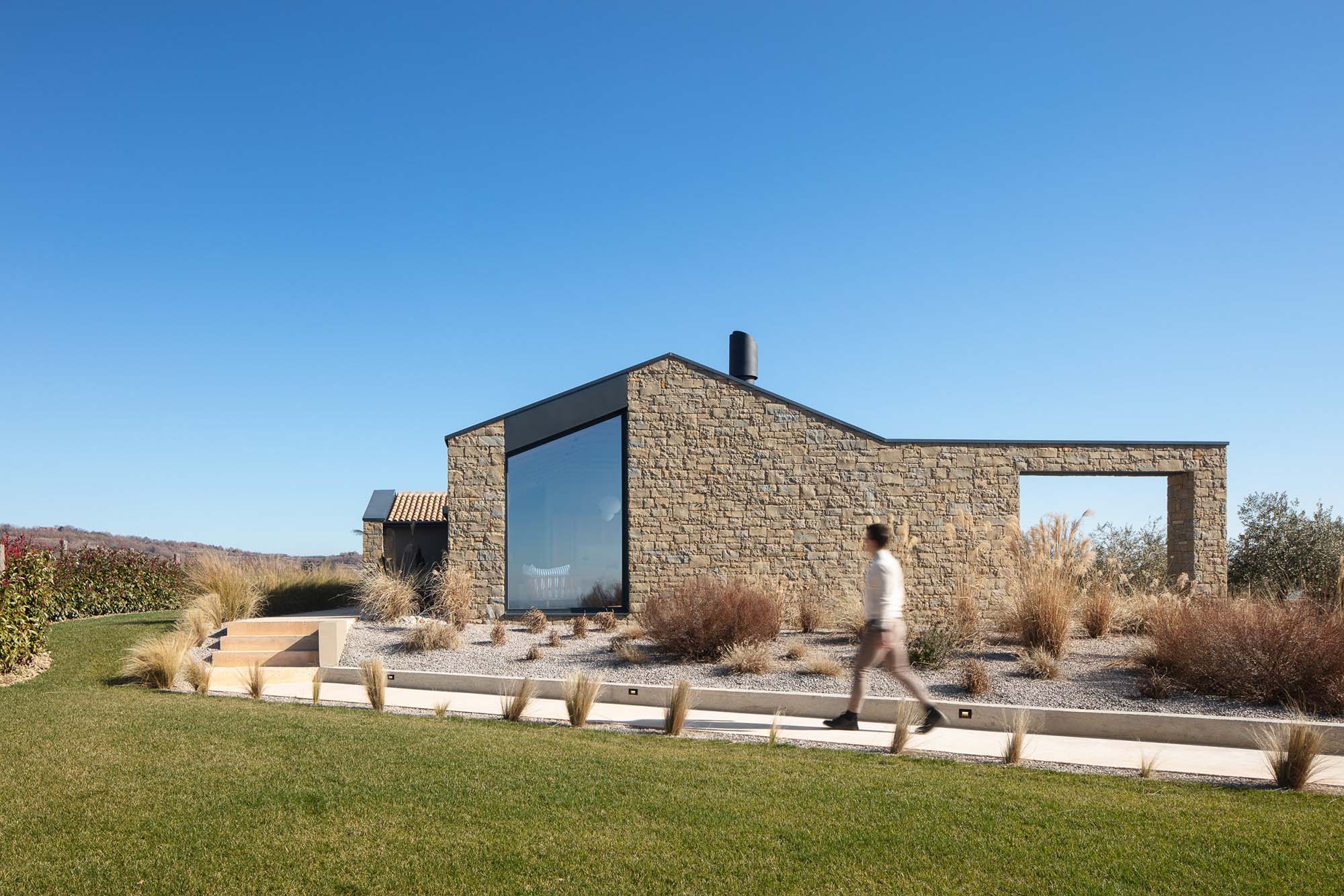 Sandro Uzila,别墅设计,别墅设计案例,别墅装修,克罗地亚,原木色别墅设计,山景别墅