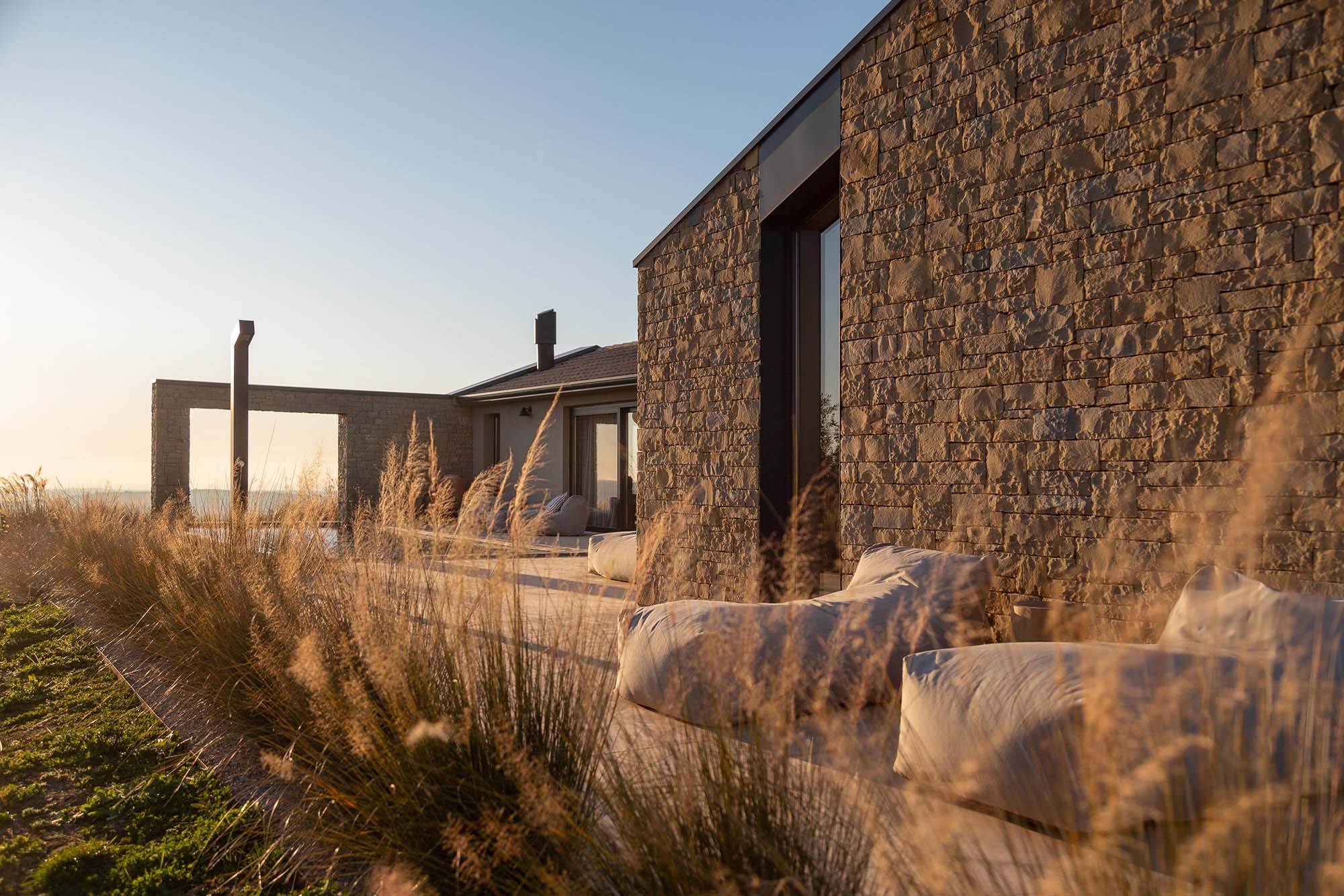 Sandro Uzila,别墅设计,别墅设计案例,别墅装修,克罗地亚,原木色别墅设计,山景别墅