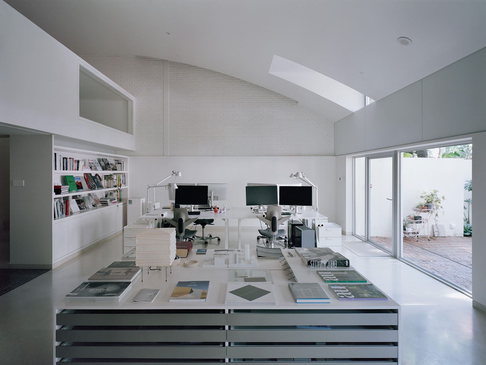 Loft工作室,办公室设计,设计公司办公室,办公室设计案例,办公室设计方案,设计公司自用办公室,开放式办公室,深圳Loft工作室改造,深圳,ARC Z