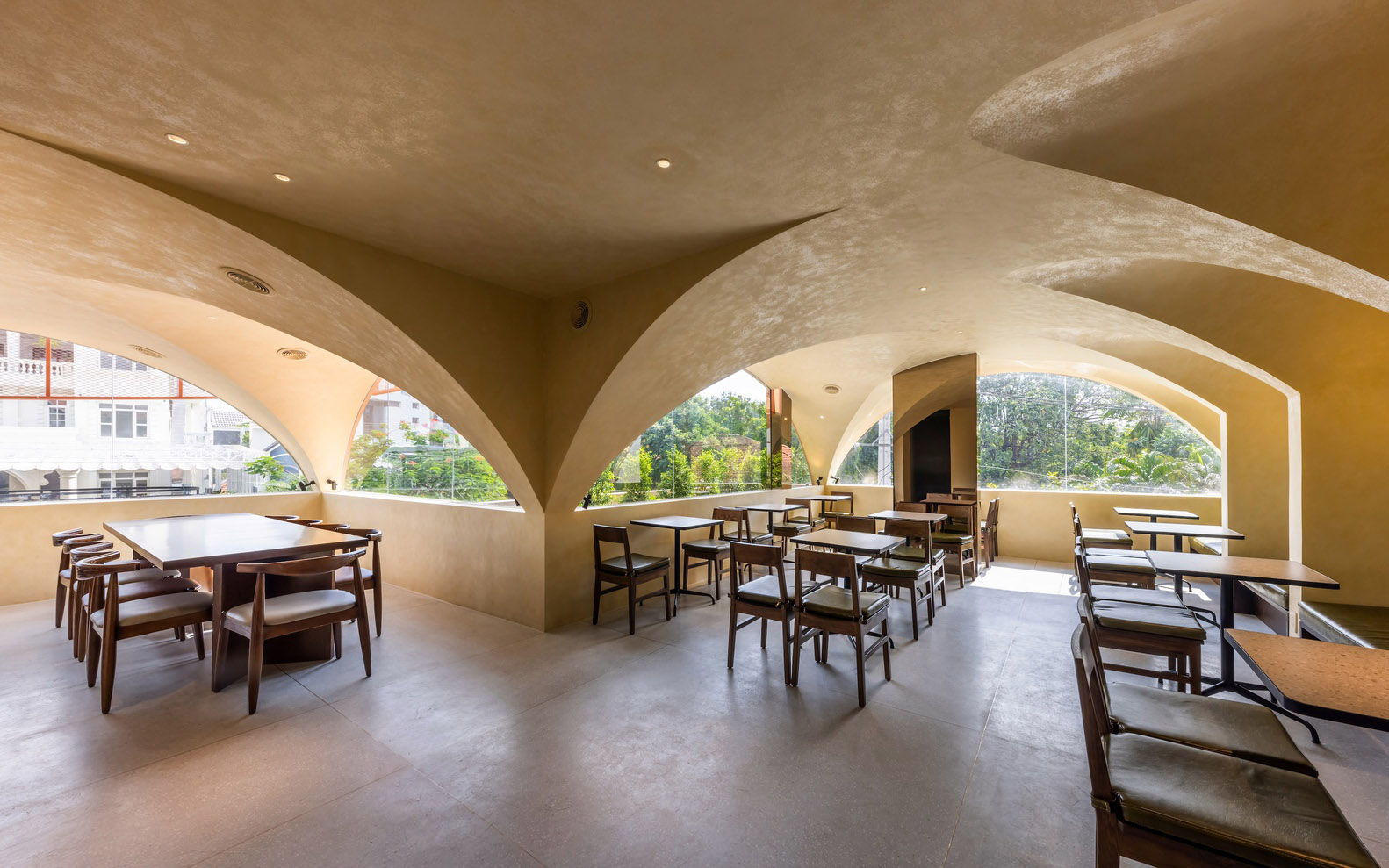 6717 Studio,咖啡厅设计案例,咖啡店设计,越南,胡志明市,CHUK COFFEE,咖啡厅设计,极简风格咖啡店设计案例,创意咖啡店