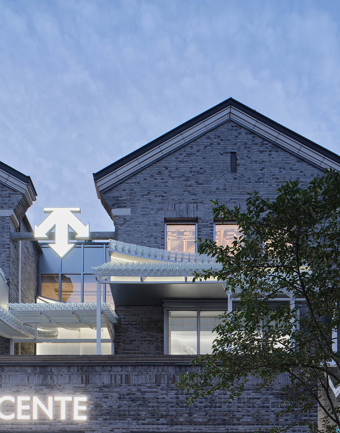 服装店设计,零售店设计,户外服装零售店,服装店设计案例,服装店设计方案,创意零售店设计,概念店设计,商店设计,服装概念店,杭州IN77 DESCENTE迪桑特城市概念店,DESCENTE迪桑特,杭州,STILLYOUNG尚洋艺术