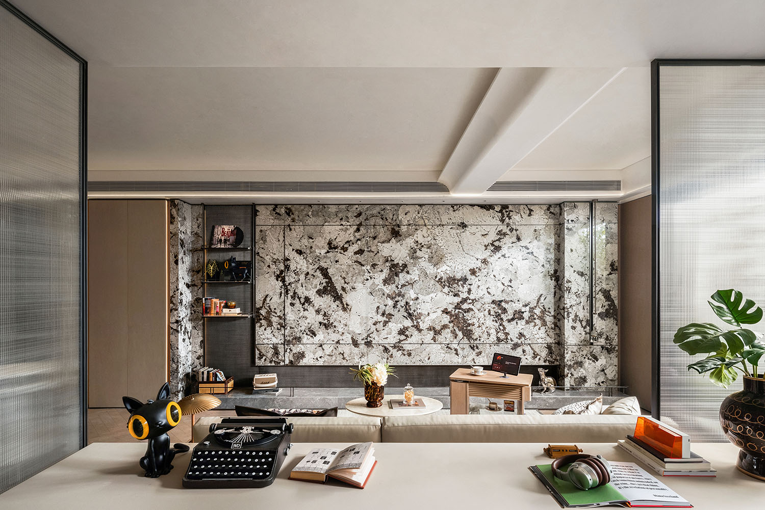 115㎡,122m²,85m²,样板间设计,公寓样板间,小户型样板间,样板间设计案例,样板间设计方案,现代风格样板间设计,轻奢样板间,以空间书写生活秩序：福州榕发云玺的三种栖居演绎,福州,栋三尺设计