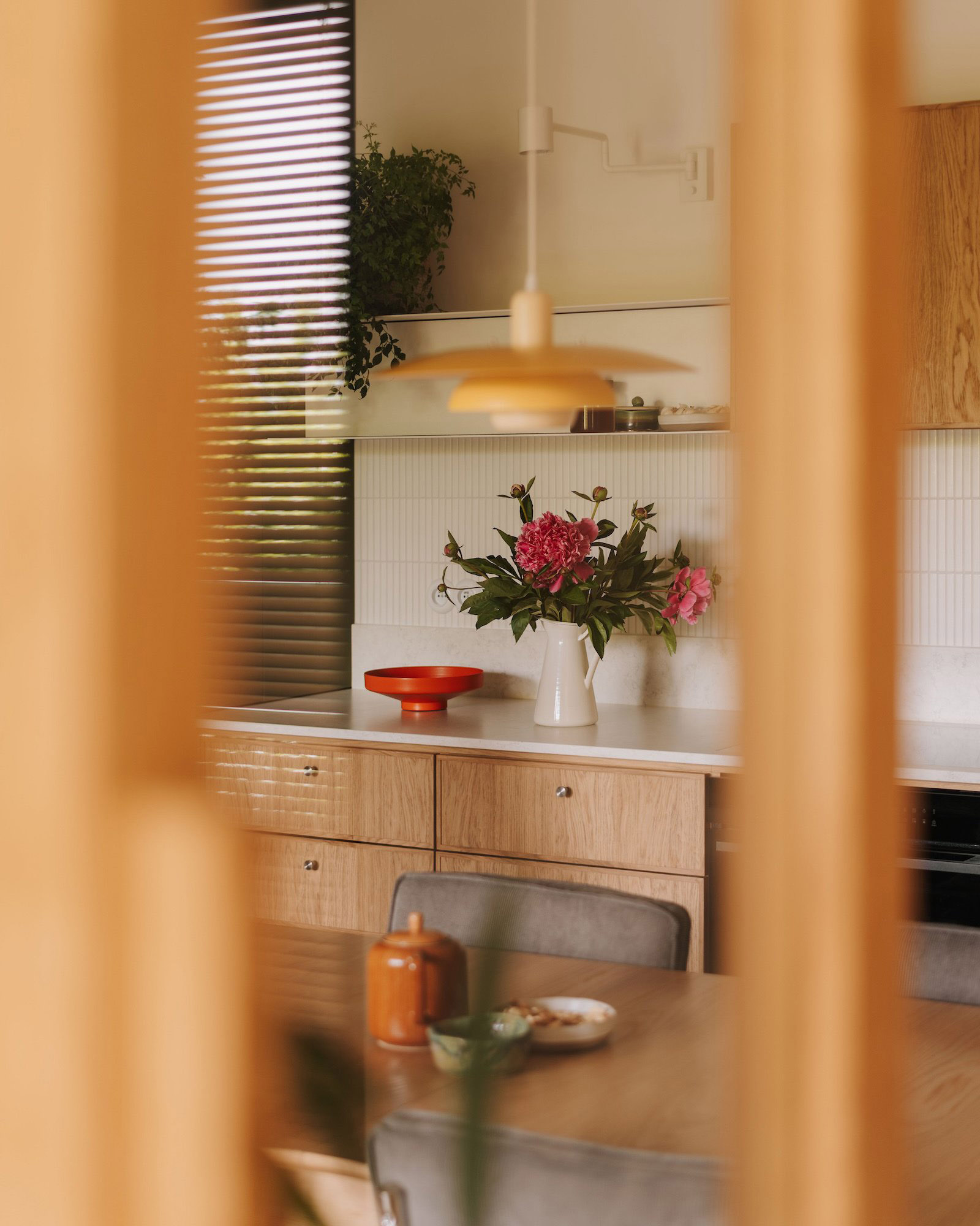 one desk,公寓设计,公寓设计案例,公寓装修,原木色公寓设计,墨绿色,波兰