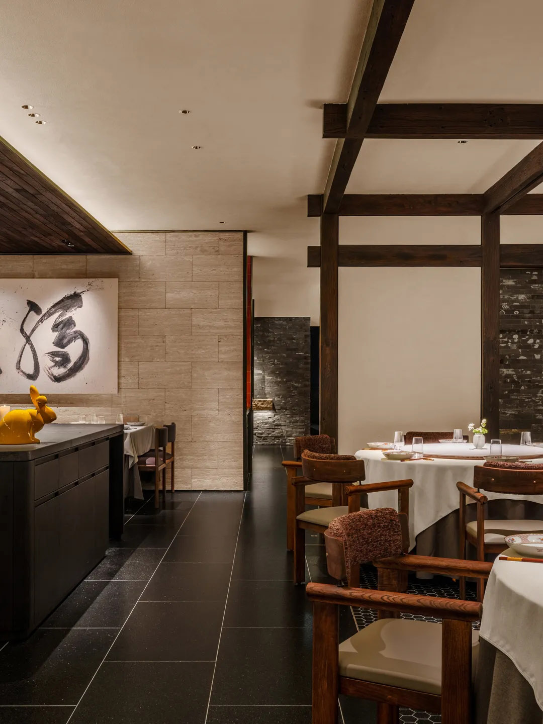 餐厅设计,高档餐厅设计,餐厅设计案例,餐厅设计方案,餐厅装修,主题餐厅设计,烤鸭店设计,国外餐厅设计,四季民福新加坡首店,新加坡,IN.X屋里门外设计/吴为