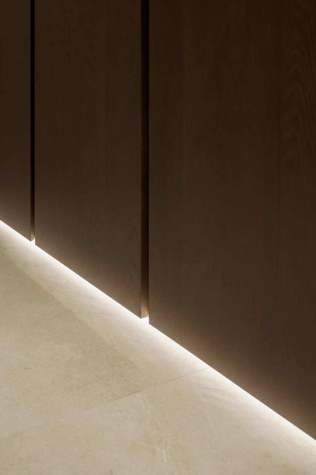 Bezmirno,公寓设计,公寓设计案例,乌克兰,基辅,极简风格公寓设计,极简主义