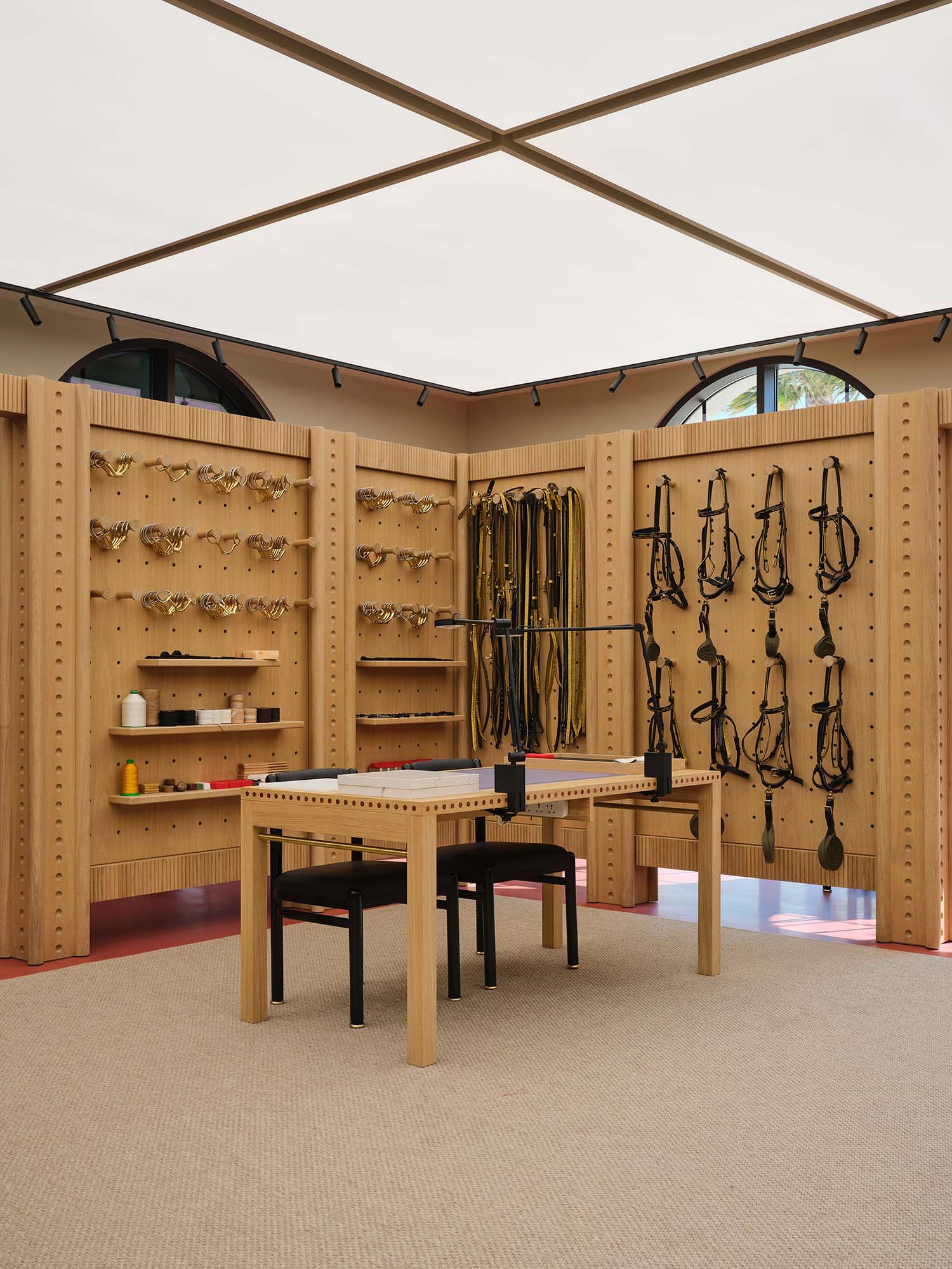 David/Nicolas,图书馆设计,马术图书馆,阿布扎比皇家马术艺术学院,马鞍工坊,阿布扎比,图书馆书店设计案例,图书馆设计方案