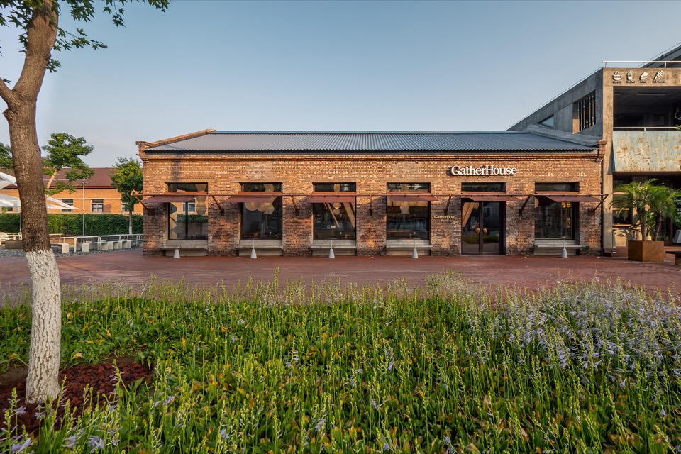 面包店设计,烘焙店设计,创意面包店,开放式面包店,面包店设计案例,面包店设计方案,面包店装修,厂房改造面包店,建筑改造,河北秦皇岛GatherHouse玖山合吉,河北秦皇岛,山房筑艺术设计