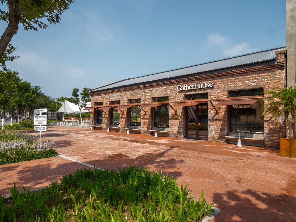 面包店设计,烘焙店设计,创意面包店,开放式面包店,面包店设计案例,面包店设计方案,面包店装修,厂房改造面包店,建筑改造,河北秦皇岛GatherHouse玖山合吉,河北秦皇岛,山房筑艺术设计