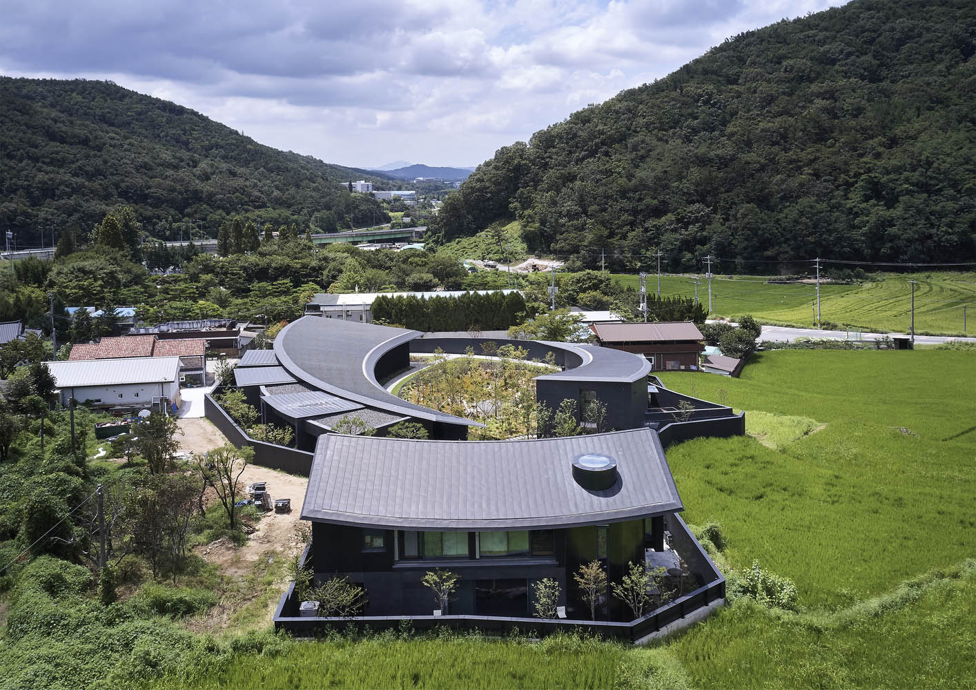 Itm Yooehwa Architects,酒店设计,韩国,民宿设计案例,民宿设计方案,度假酒店,画廊设计,咖啡厅设计