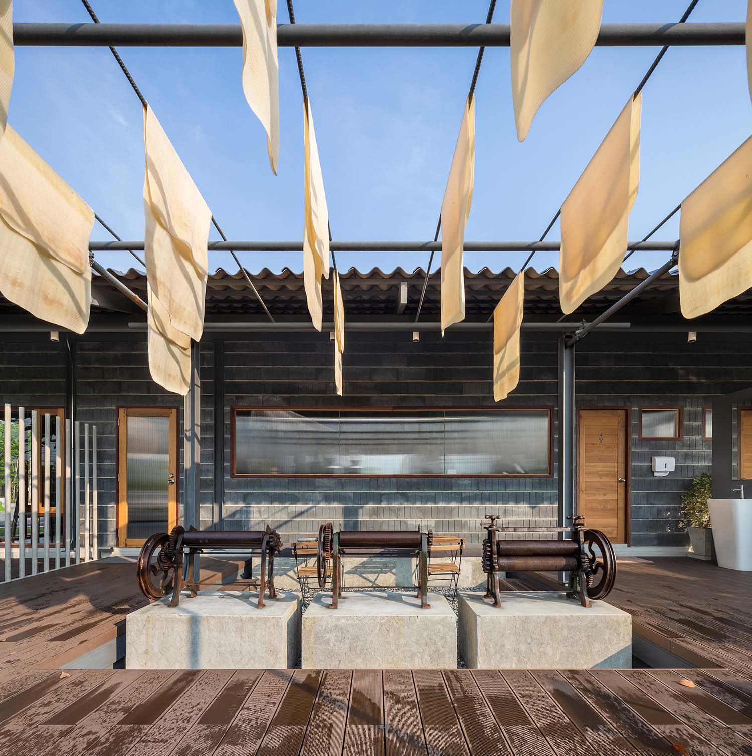 SA-ARD studio,咖啡厅设计,泰国,咖啡厅设计案例,咖啡厅设计方案,Rubber.er Cafe,极简风格咖啡厅设计