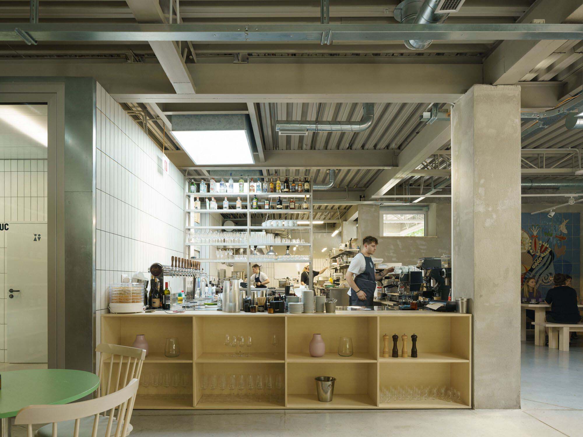 餐厅设计,餐酒吧设计,休闲餐厅设计,Grau Architects ,酒吧设计,酒吧设计案例,酒馆设计,斯洛伐克,休闲酒吧餐厅,小酒馆设计