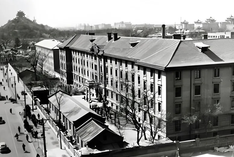 建筑改造,建筑立面改造,外立面改造,外立面设计,园区外立面改造,北京沙滩后街22号院建筑立面改造,北京沙滩总部商业:传统如何穿越现代,北京,WHY Atelier