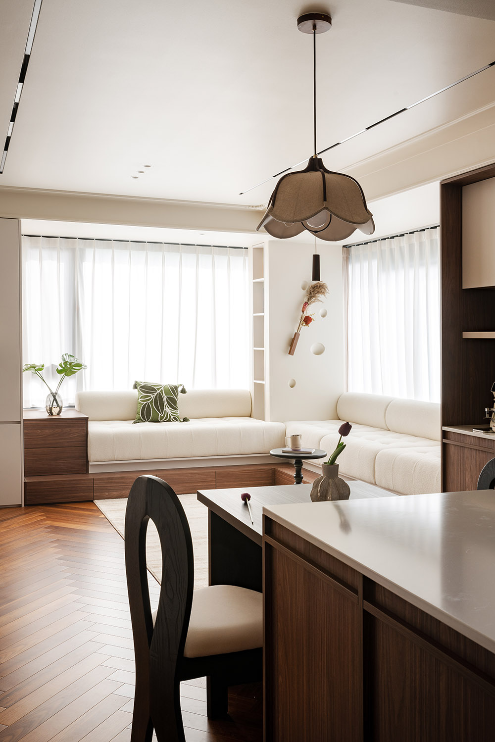 90㎡,住宅设计,公寓设计,小户型设计,现代风格家装设计,家装设计,中古风公寓,住宅设计案例,住宅设计方案,三居≠拥挤！用中古骨架编织三口之家的温暖日常,北京,赫兹设计