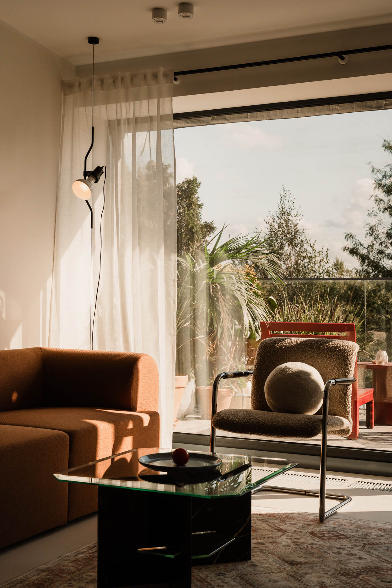 one desk,公寓设计,公寓设计案例,波兰,极简主义,极简风格