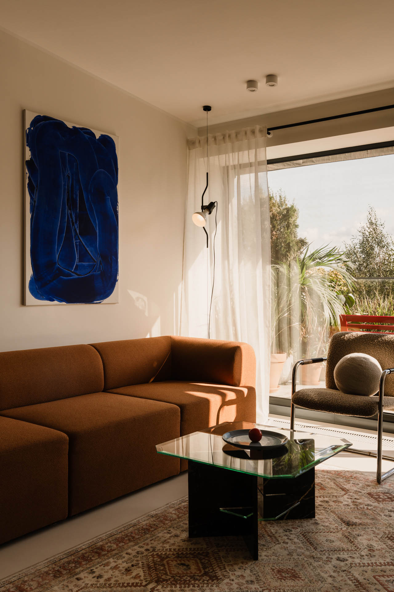 one desk,公寓设计,公寓设计案例,波兰,极简主义,极简风格